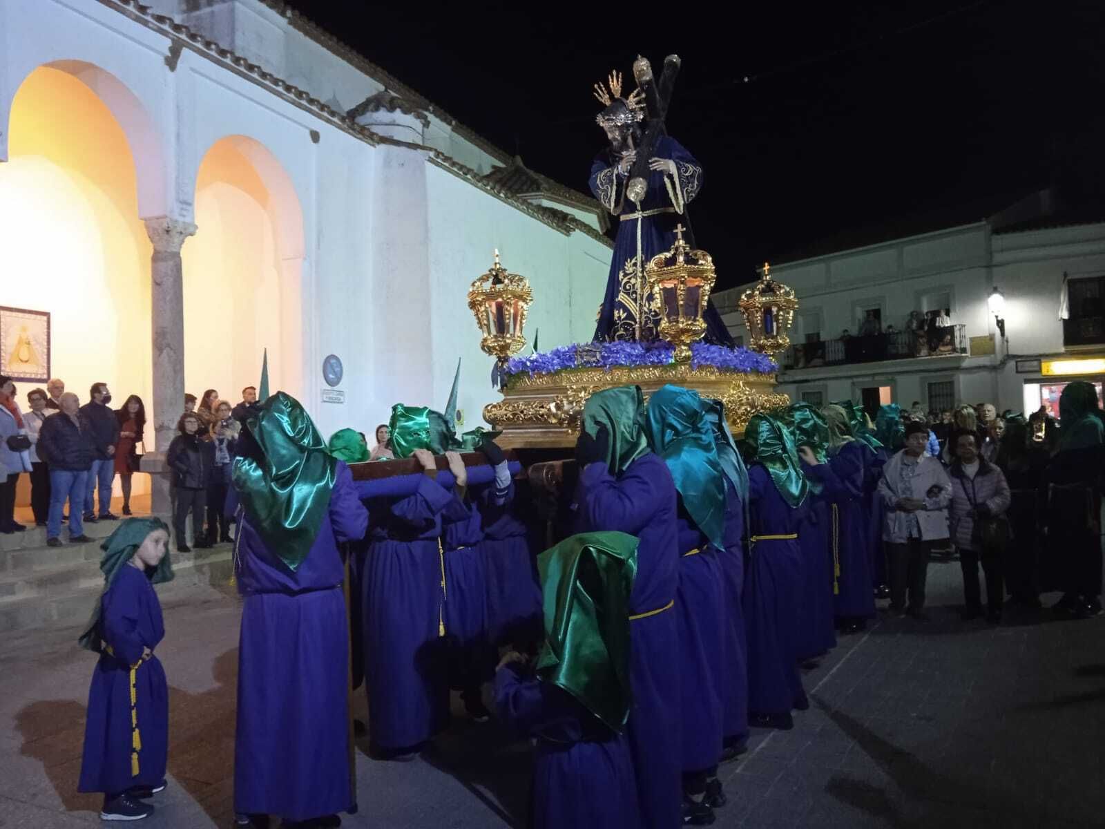Jueves Santo en Fuente Obejuna: La procesión de Jesús Nazareno y la Virgen de la Esperanza, en imágenes
