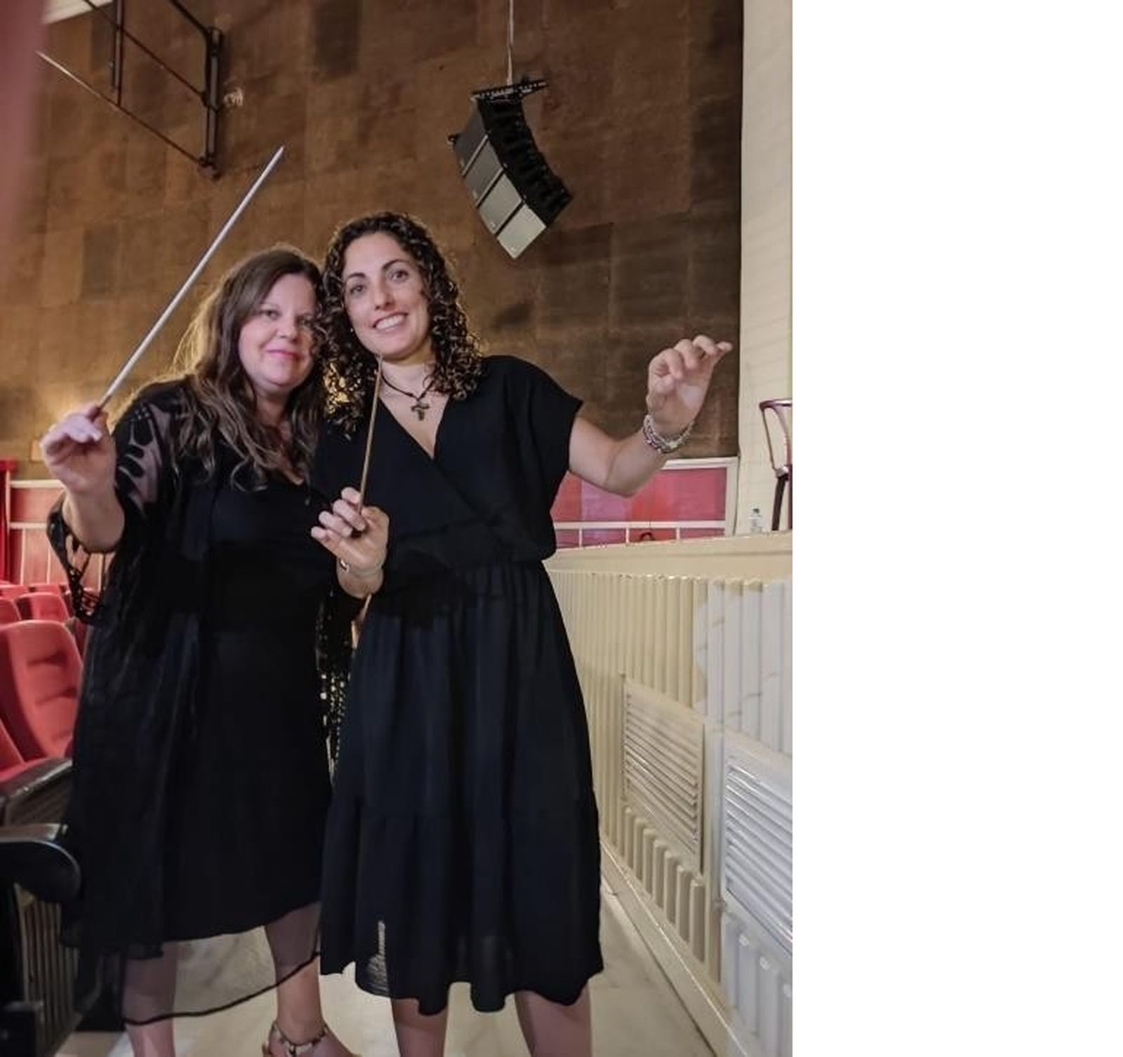 Dos mujeres al frente de bandas de música en el Encuentro de Villaverde del Río