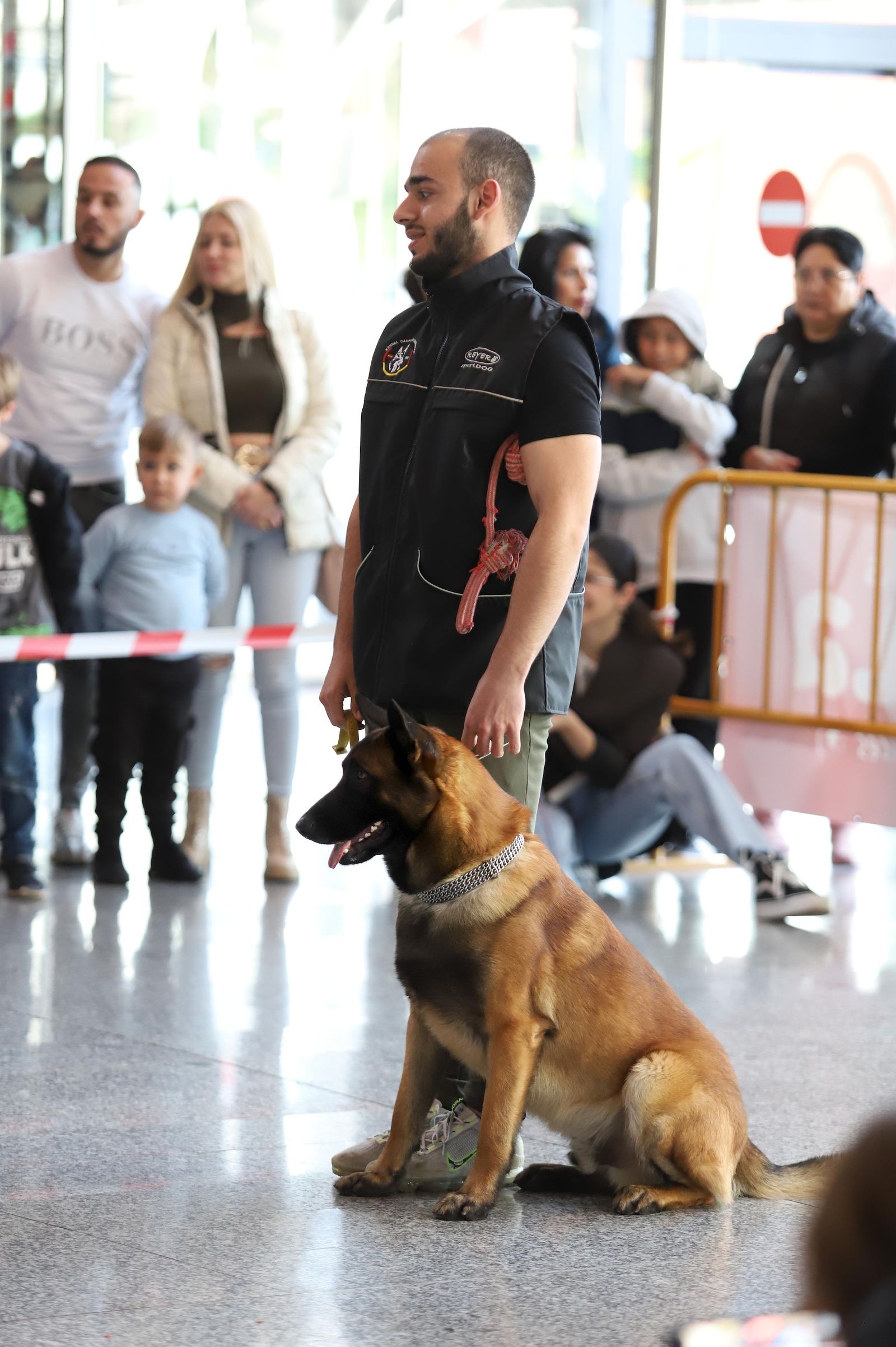 Fotos de la jornada 'Mi mascota, mi familia' en el Centro Comercial Bahía Plaza.