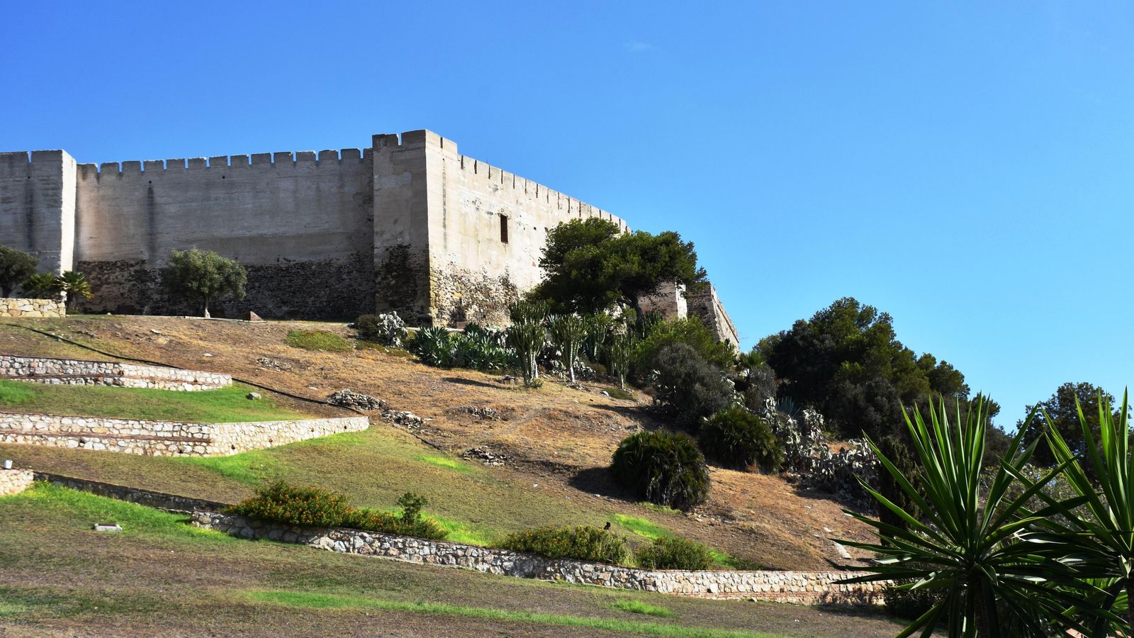 Castillo Sohail controla el avance de los cordobeses.
