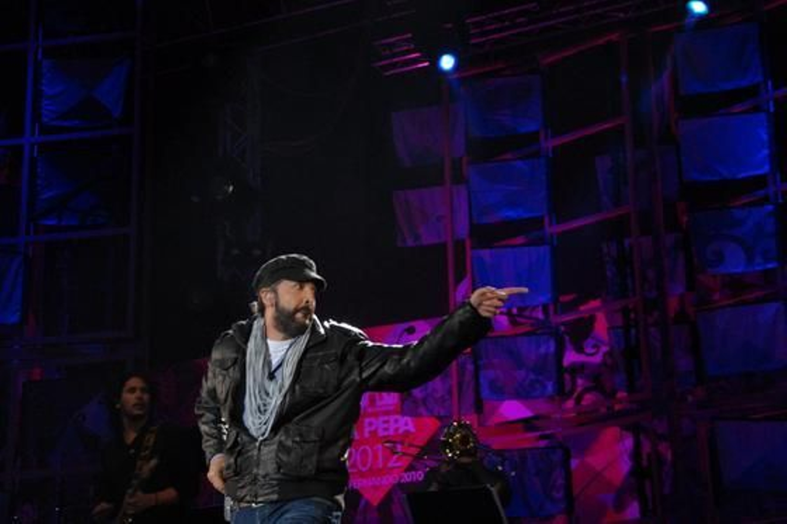 Miles de personas asisten al macroconcierto de la MTV en San Fernando. /Fotos: Rioja · Elías Pimentel