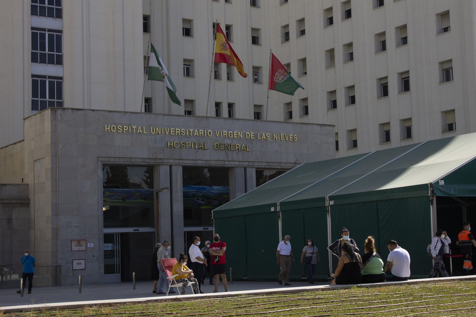 La Consejería de Salud afirma que la plantilla de personal de enfermería en el Hospital Virgen de las Nieves es adecuada durante el verano en Granada