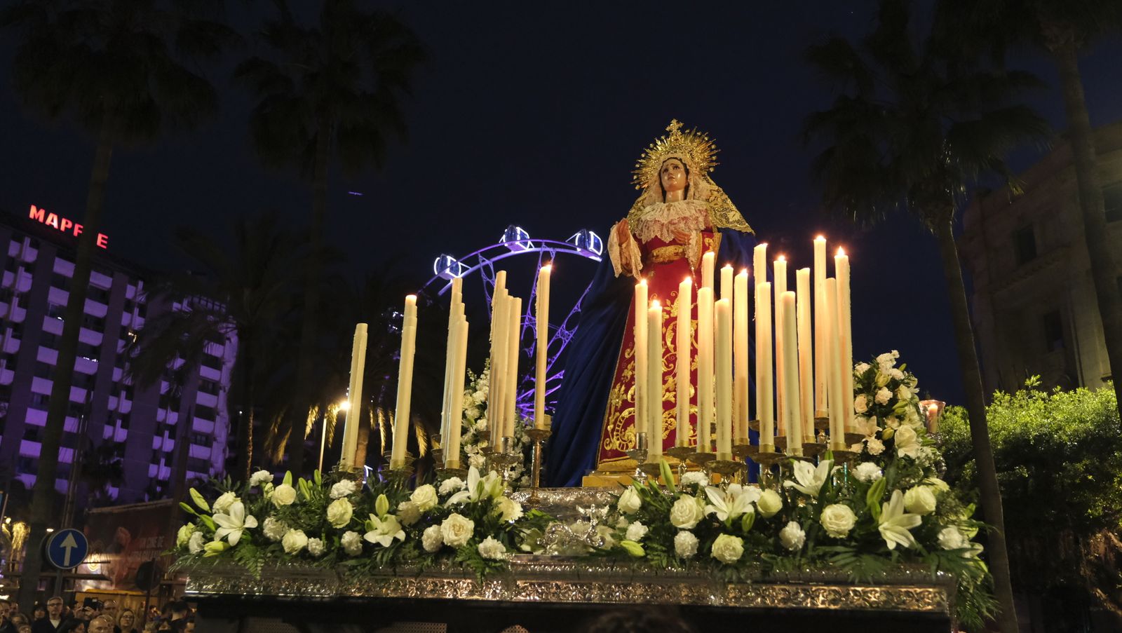 La procesión del Encuentro por las calles de Almería, en imágenes