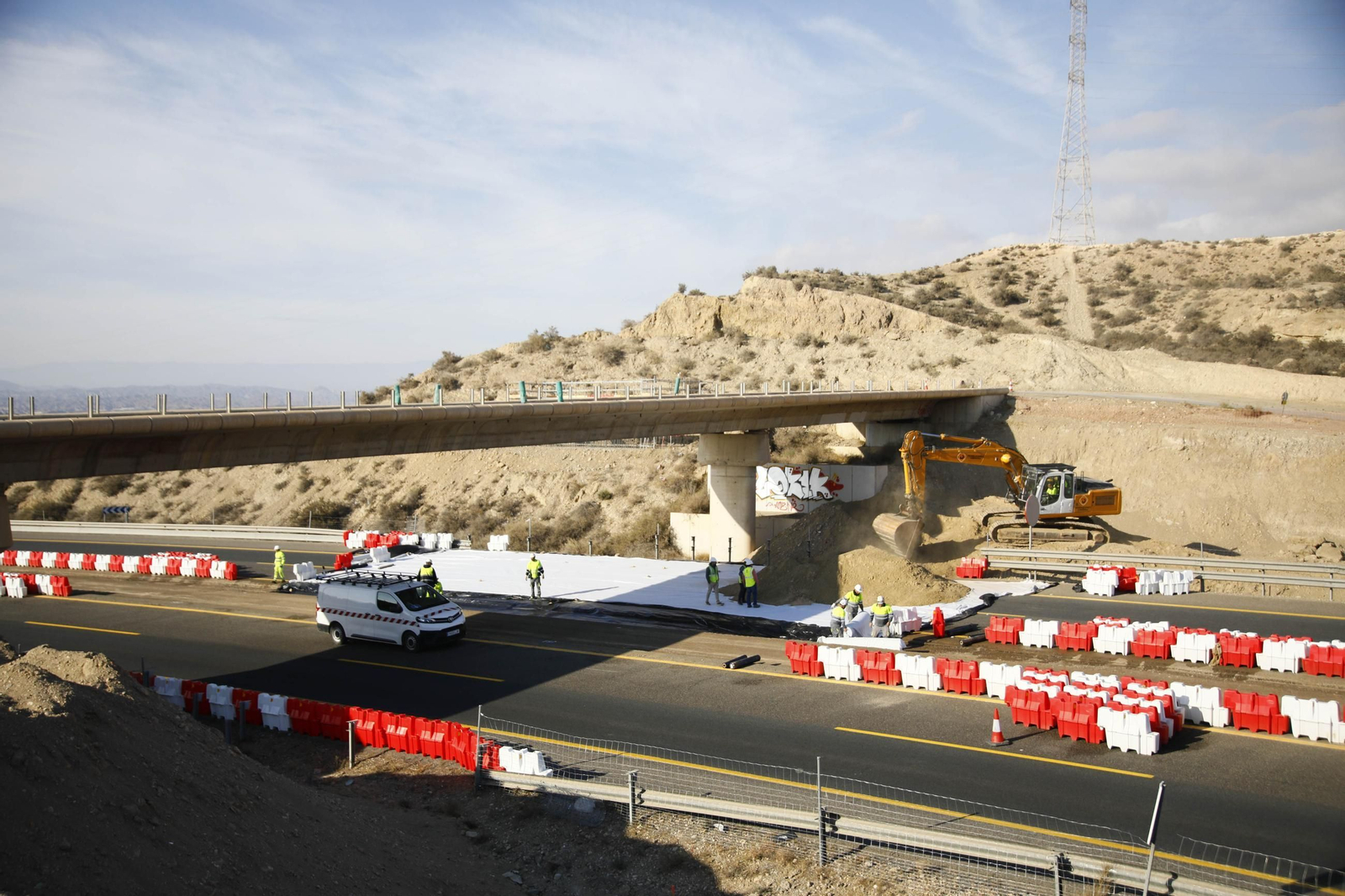 Imágenes del corte total en la A-7 de Almería