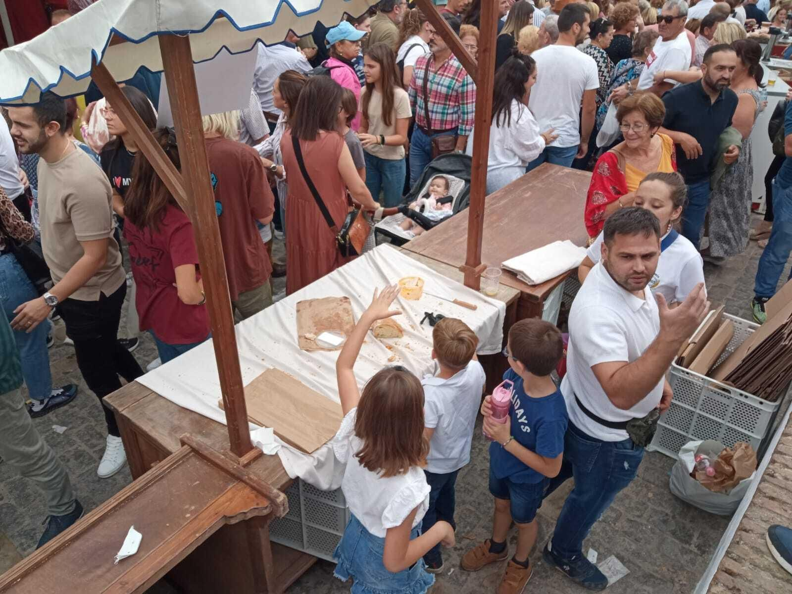 Imágenes del día del lomo en manteca, que llena Vejer