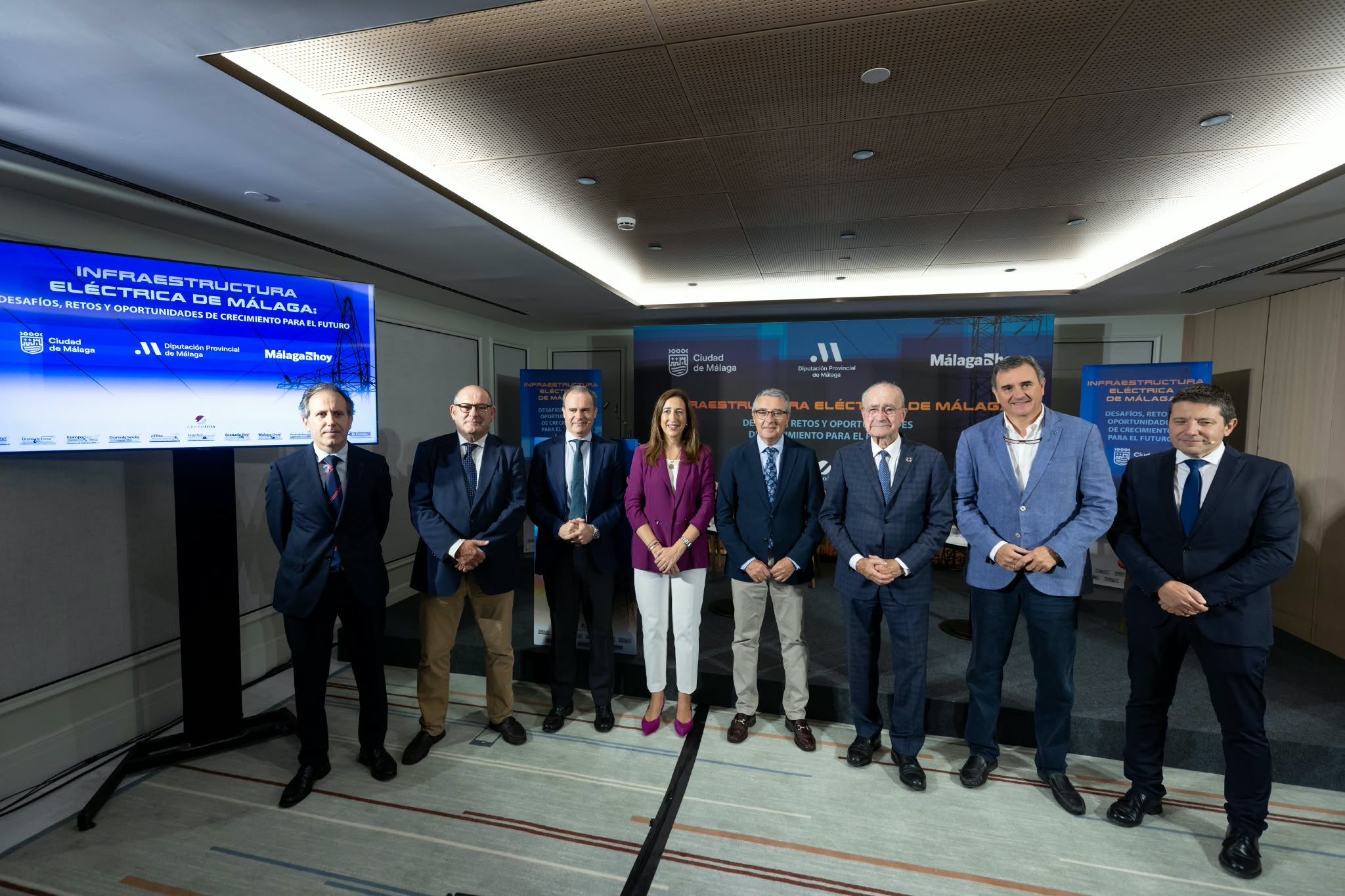 Málaga tira electricidad mientras se la deniegan a proyectos que lo solicitan