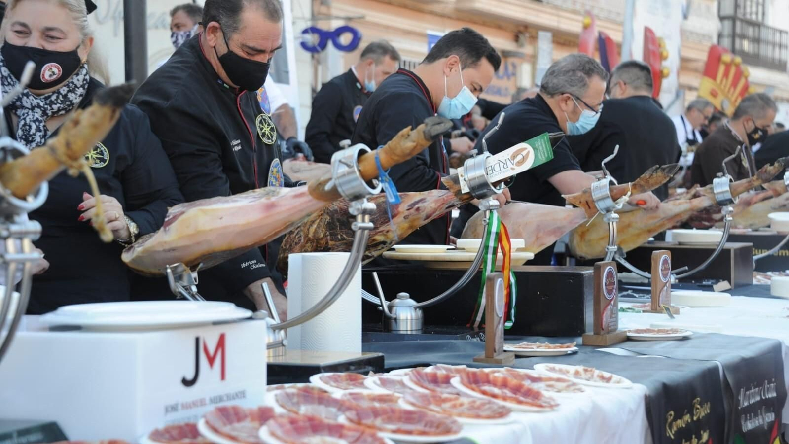Feria Solidaria de Cortadores de Jamón en San Fernando