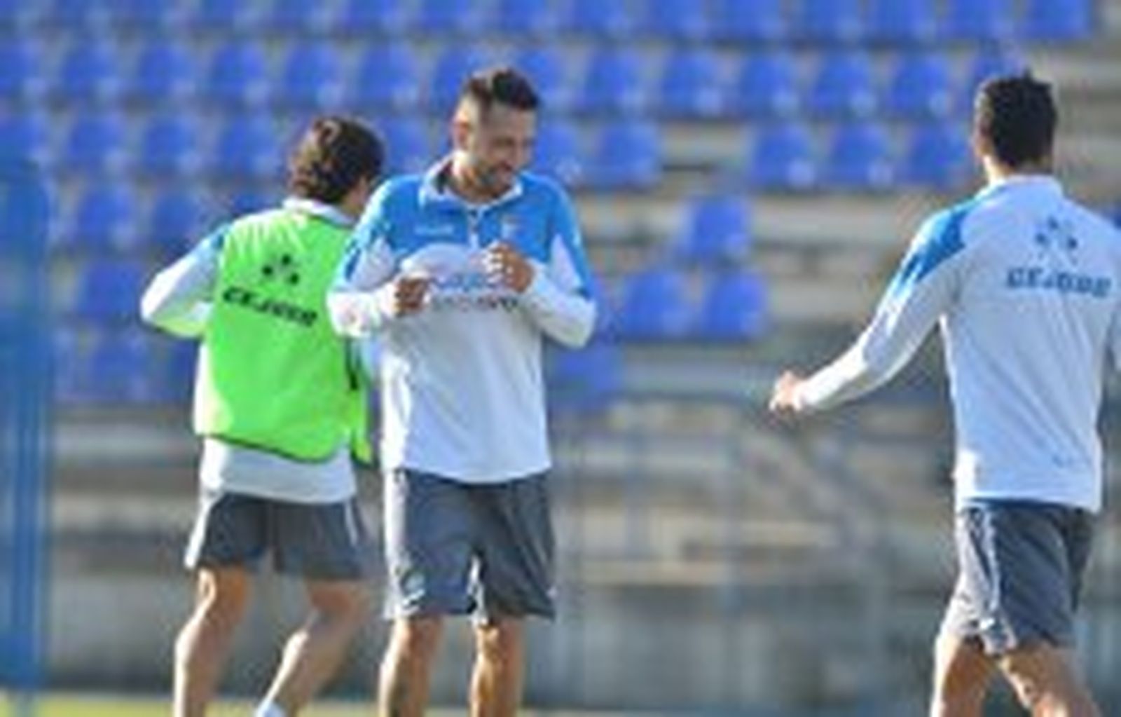 Prieto entrará por Redondo y José Mari será suplente