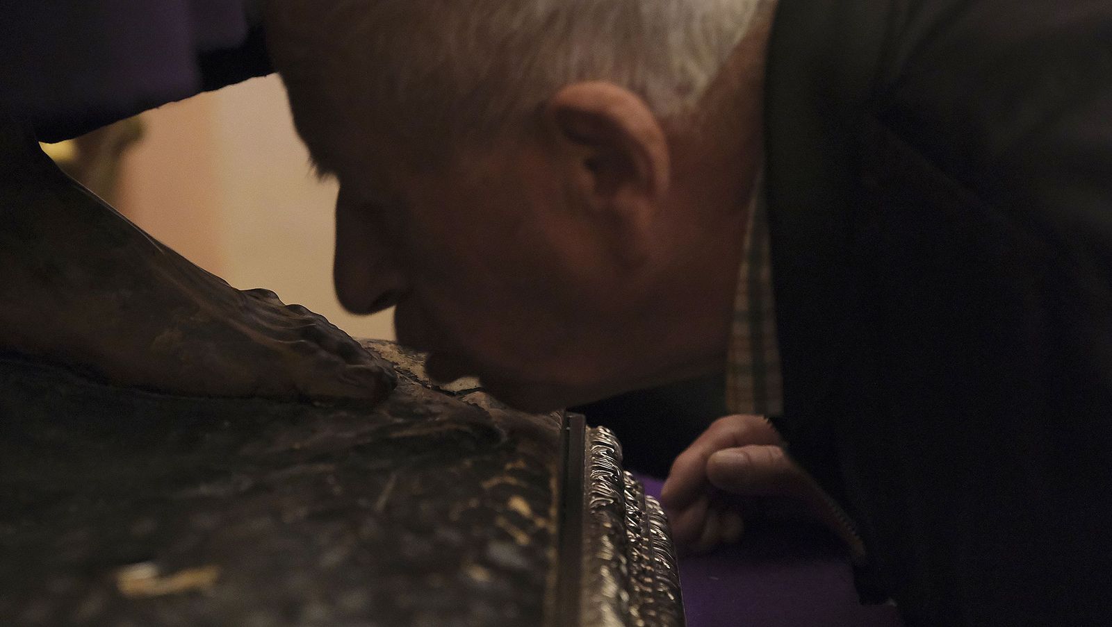 El besapiés del Cristo de Medinaceli en imágenes