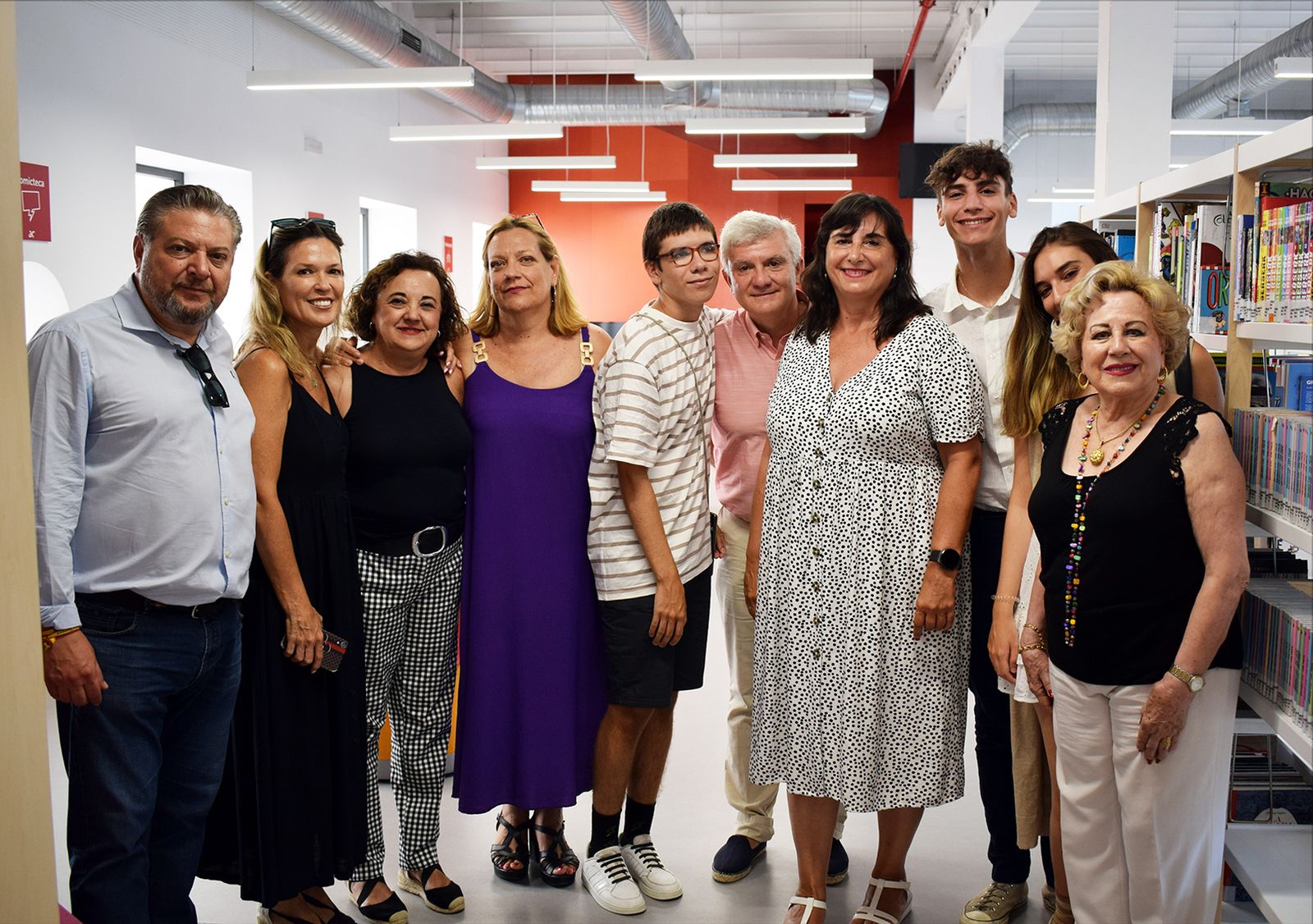 Diego Cruz y Ana Martínez con la familia de José Montero Padilla.