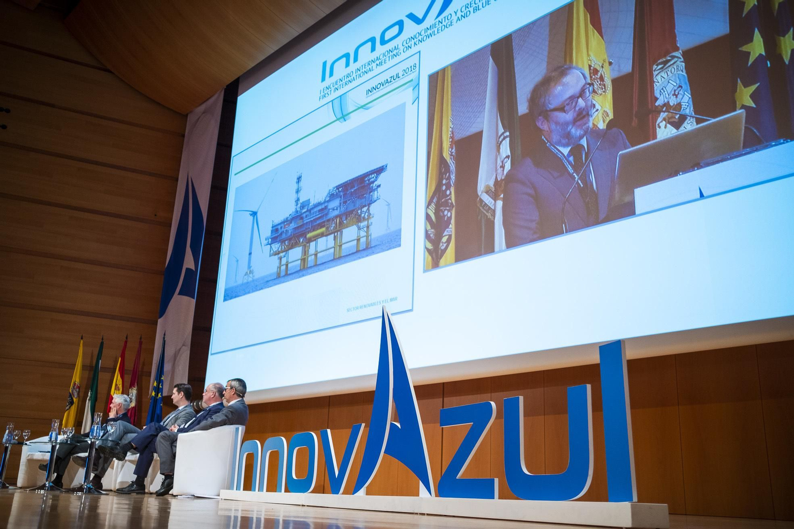 Una de la mesas redondas que se celebraron ayer en InnovAzul 2018. Una de la mesas redondas que se celebraron ayer en InnovAzul 2018.