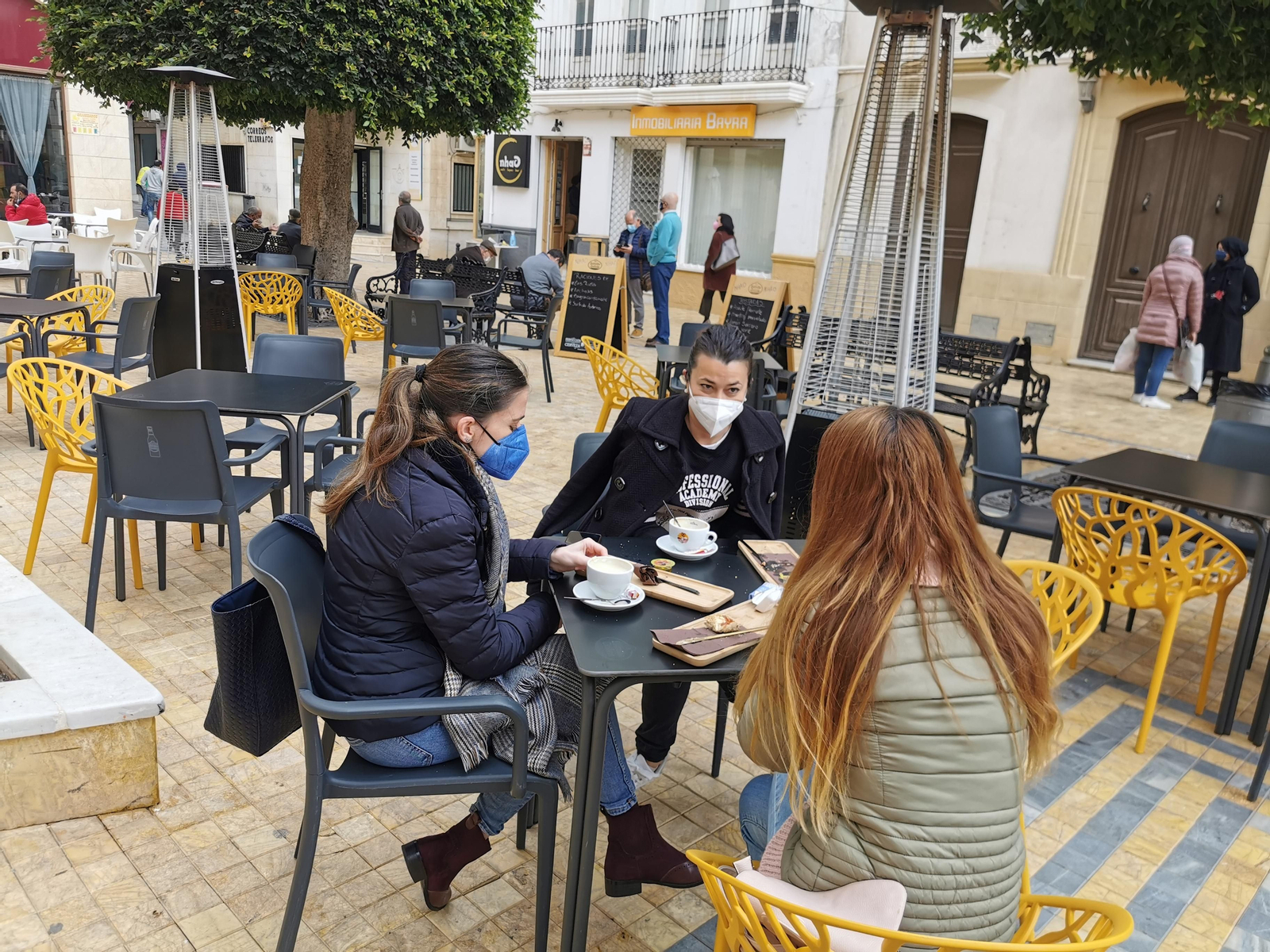 Los comercios tendrán que seguir cerrando a las 18:00 horas si no se baja a nivel 2.