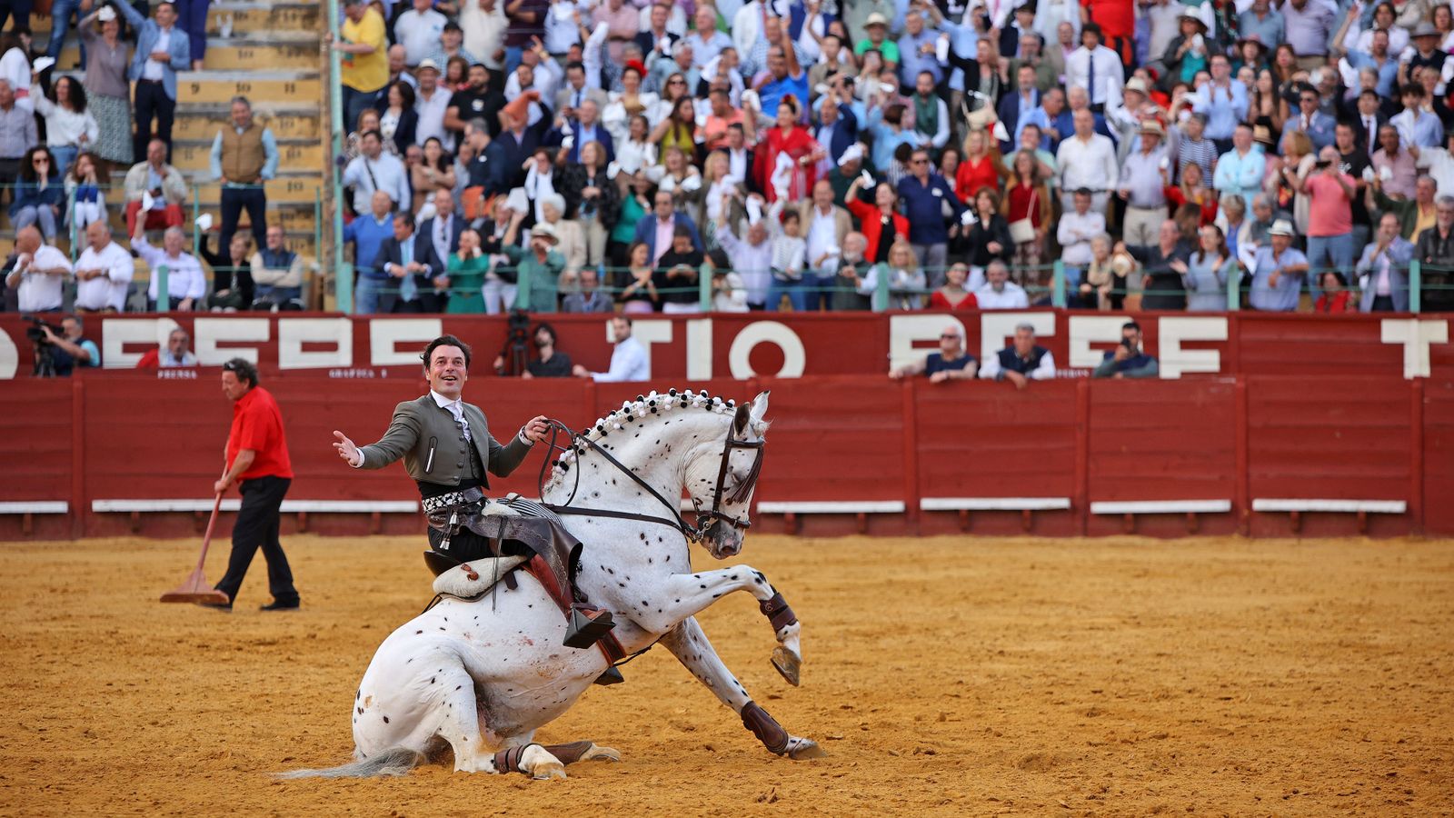 Andy Cartagena, Diego Ventura y Lea Vicens en la corrida de rejones de la Feria de Jerez 2024