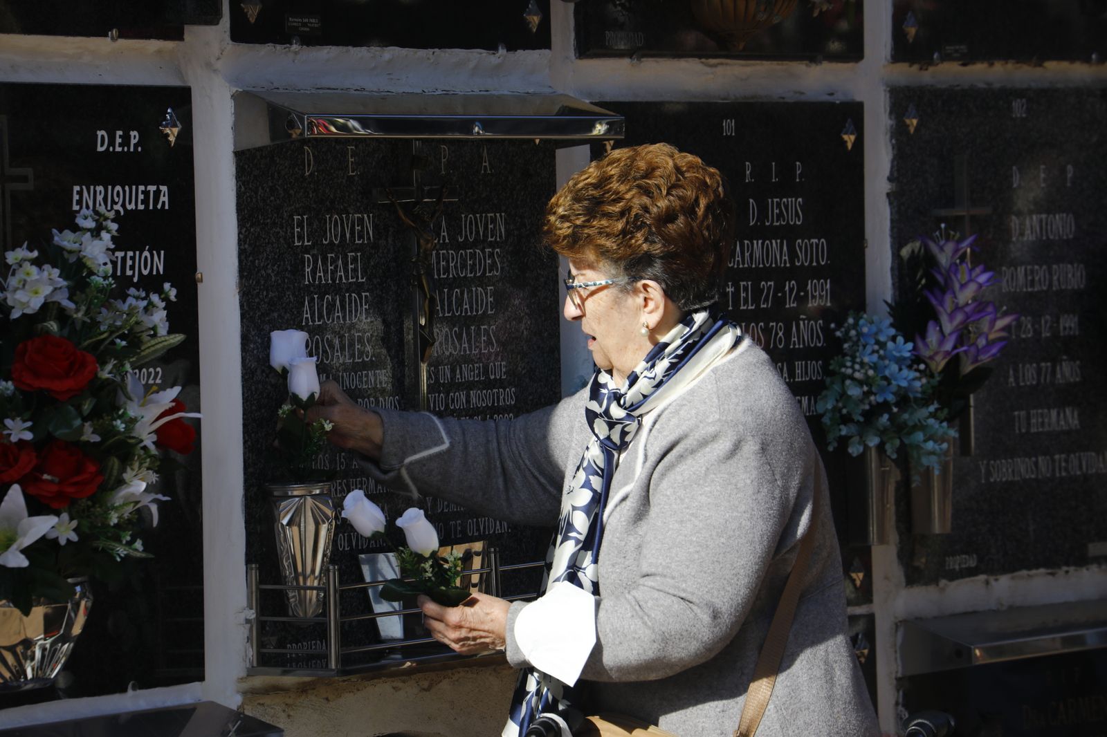 Las imágenes del día de Los Santos en los cementerios de Córdoba
