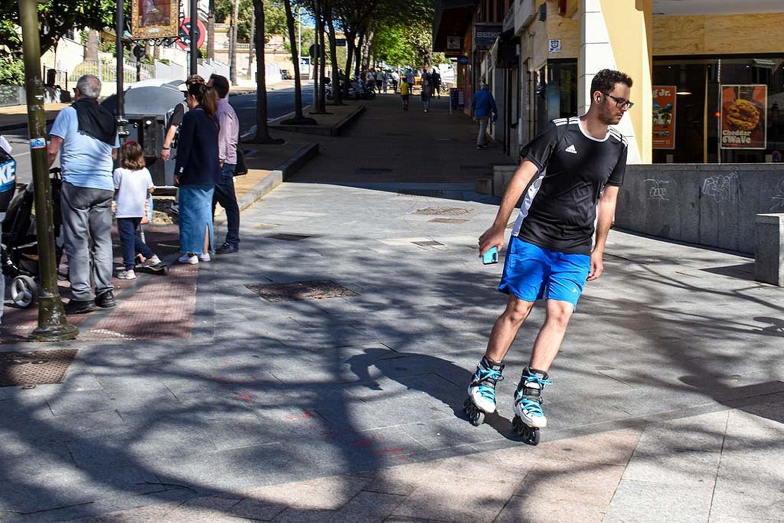Imágenes del lunes 6 de mayo en Huelva