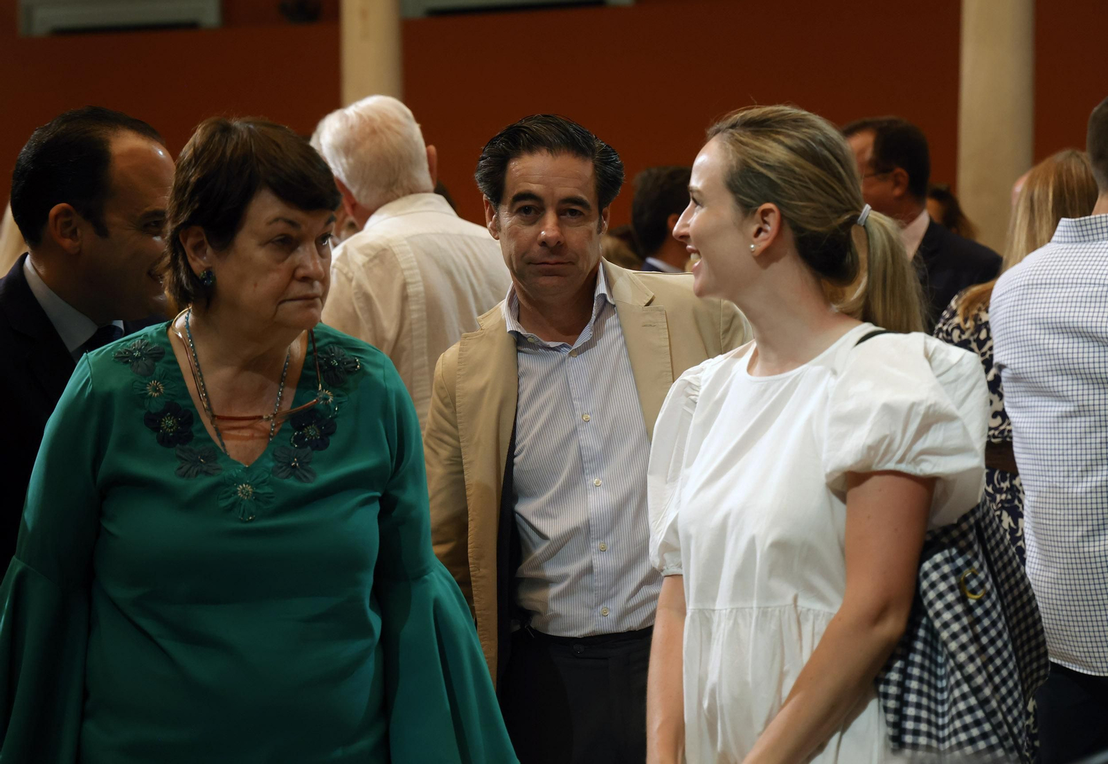 Presentación del libro  'Juan Robles, la sonrisa del tabernero' de Carlos Navarro, todas las imágenes