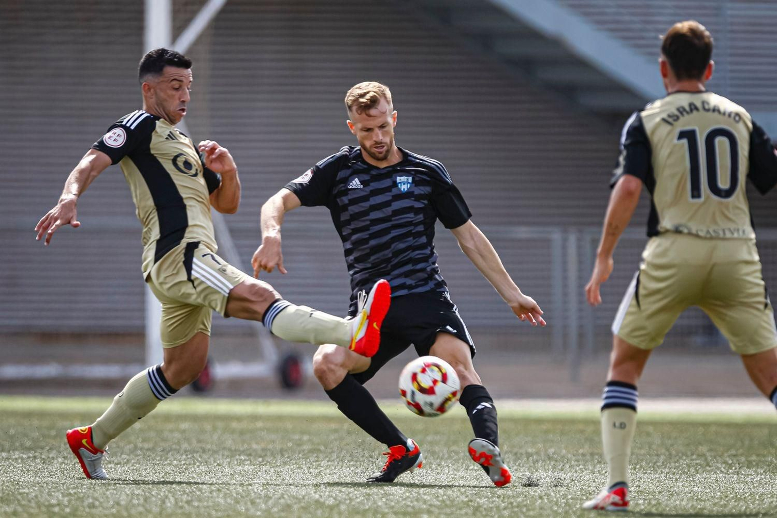 El Linares Deportivo no pudo sacar nada positivo en tierras murcianas.