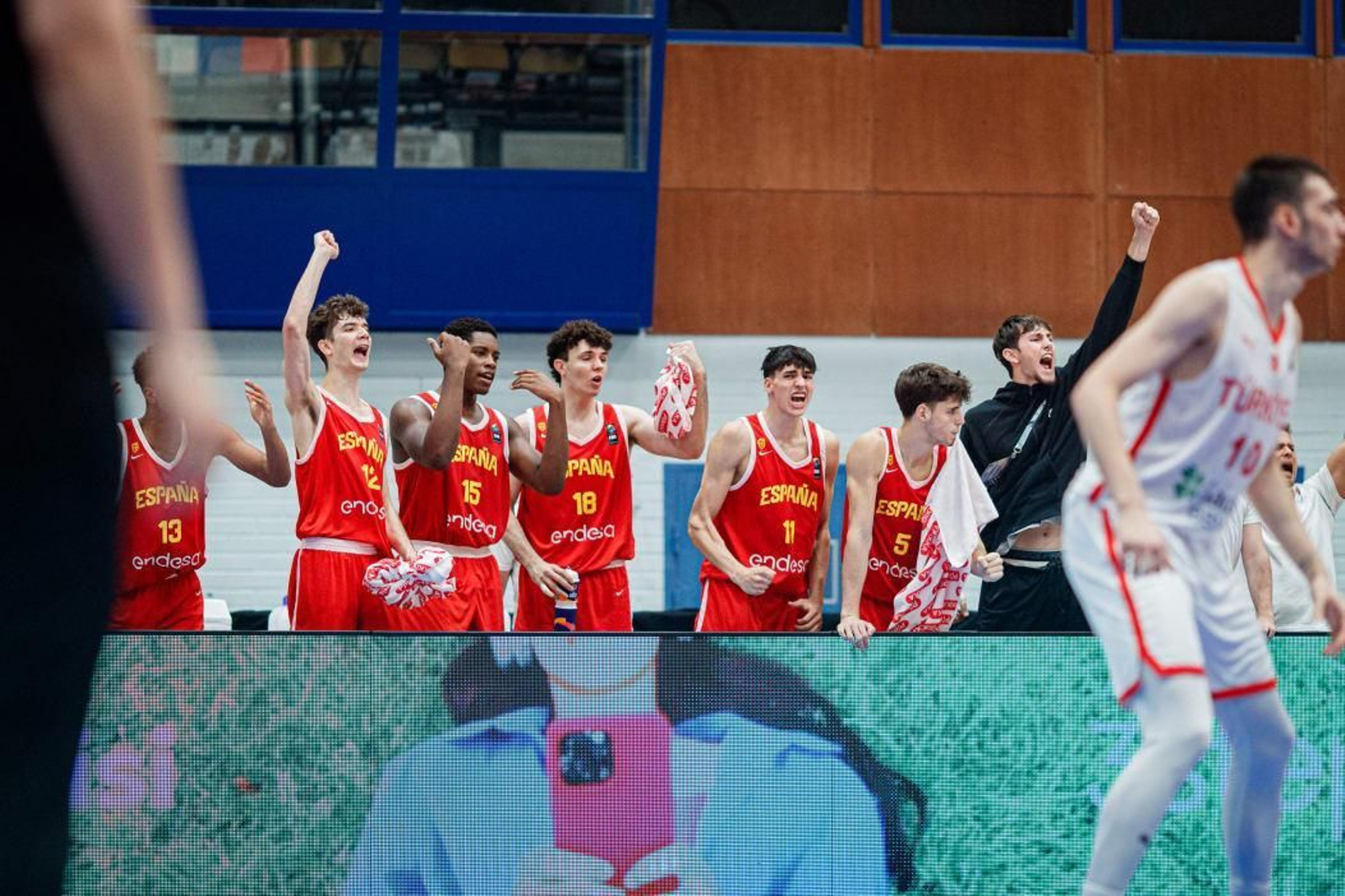 Día aciago de Mario Saint-Supéry en otra debacle de España en el Europeo sub 18