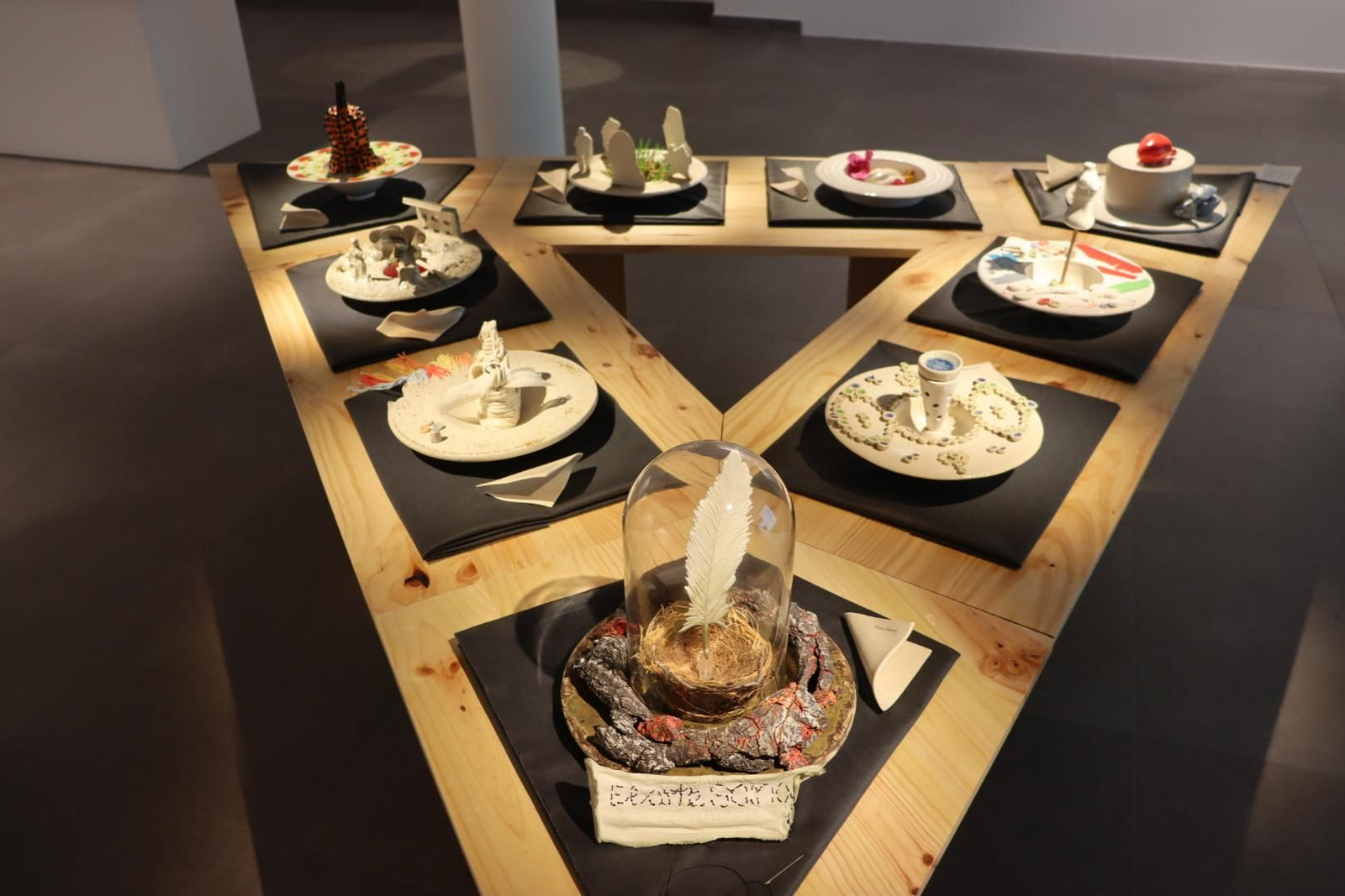 Los alumnos de las escuelas Mateo Inurria y Dionisio Ortiz exponen sus obras, en imágenes