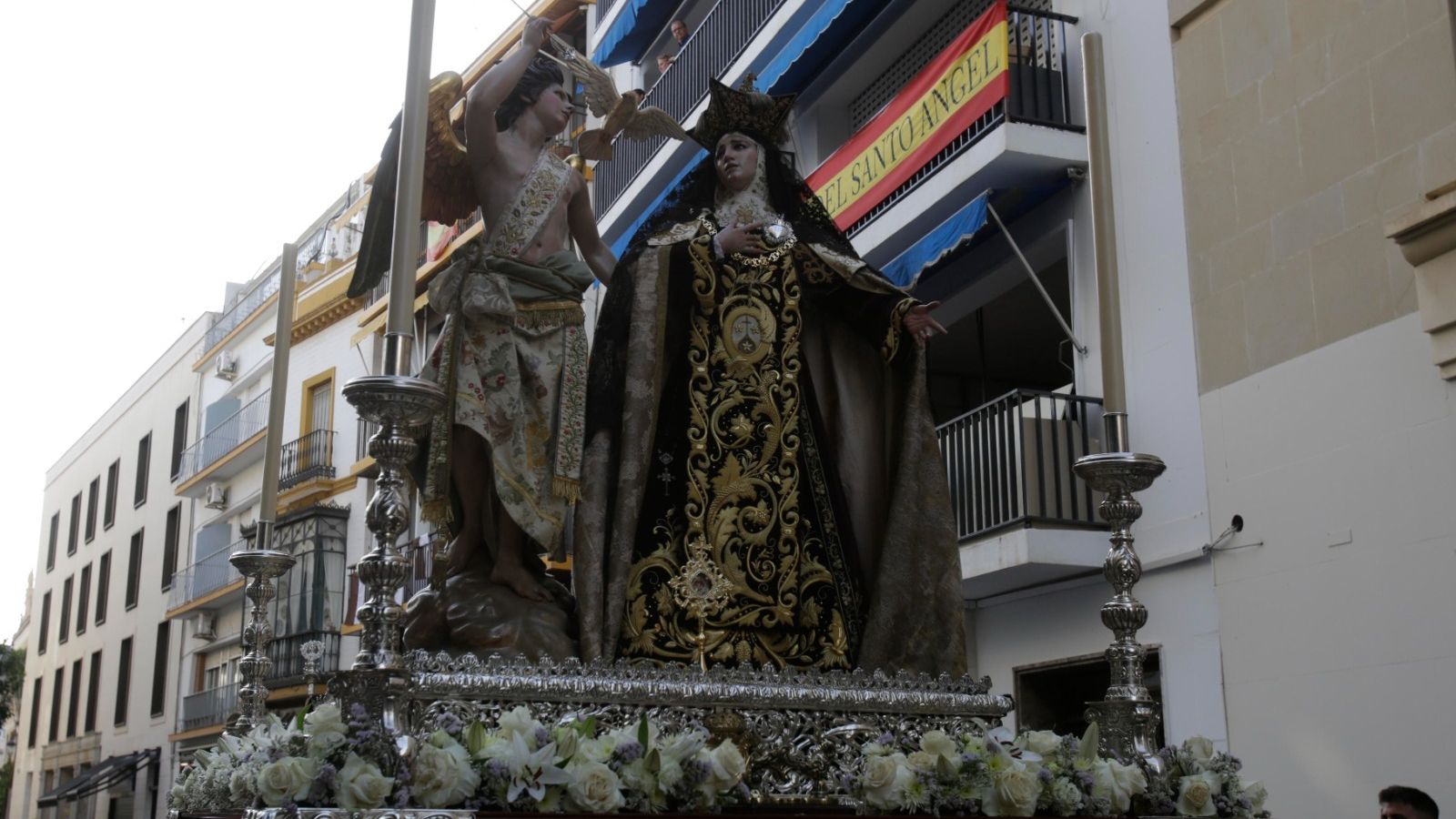 Paso de Santa Teresa en la calle Rioja