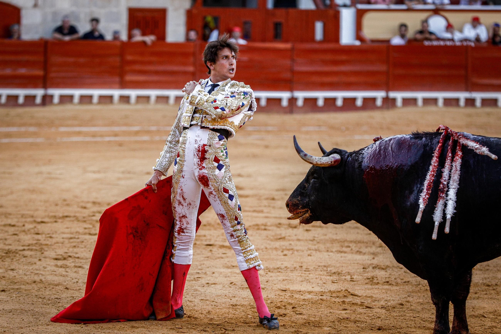Imágenes de la corrida de toros en El Puerto: Manzanares, Roca Rey y Pablo Aguado