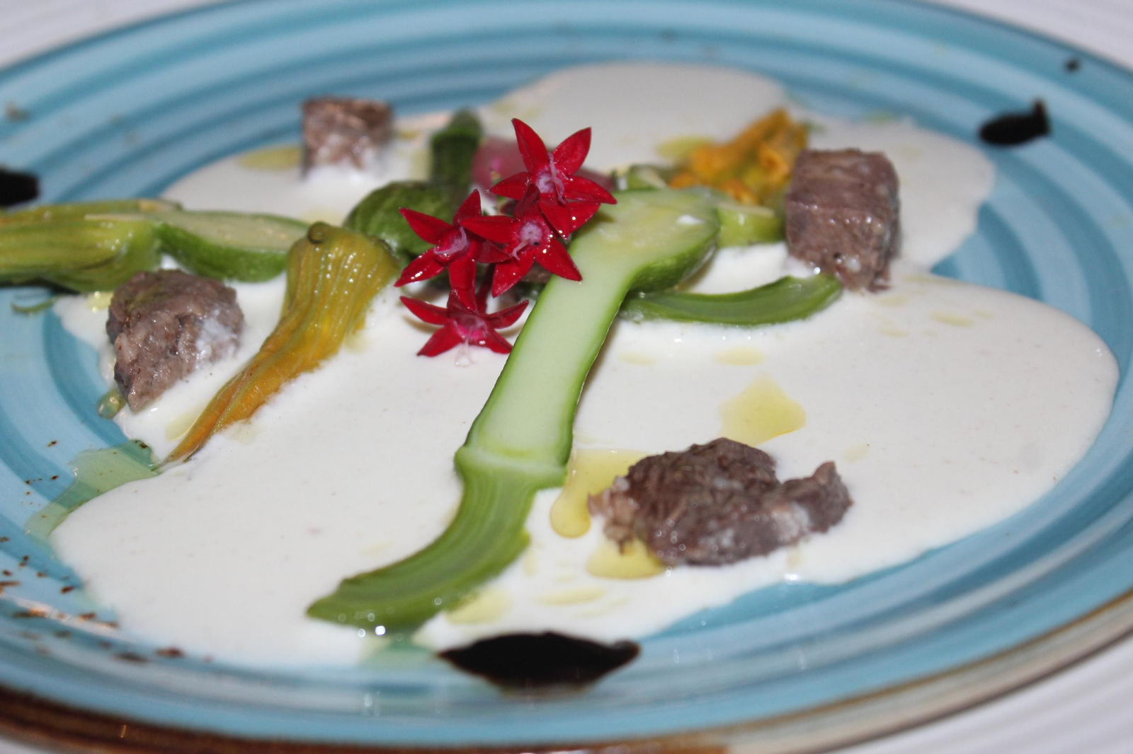 Las mejores fotos de la Terraza Carmona y sus jornadas del toro bravo en la cocina