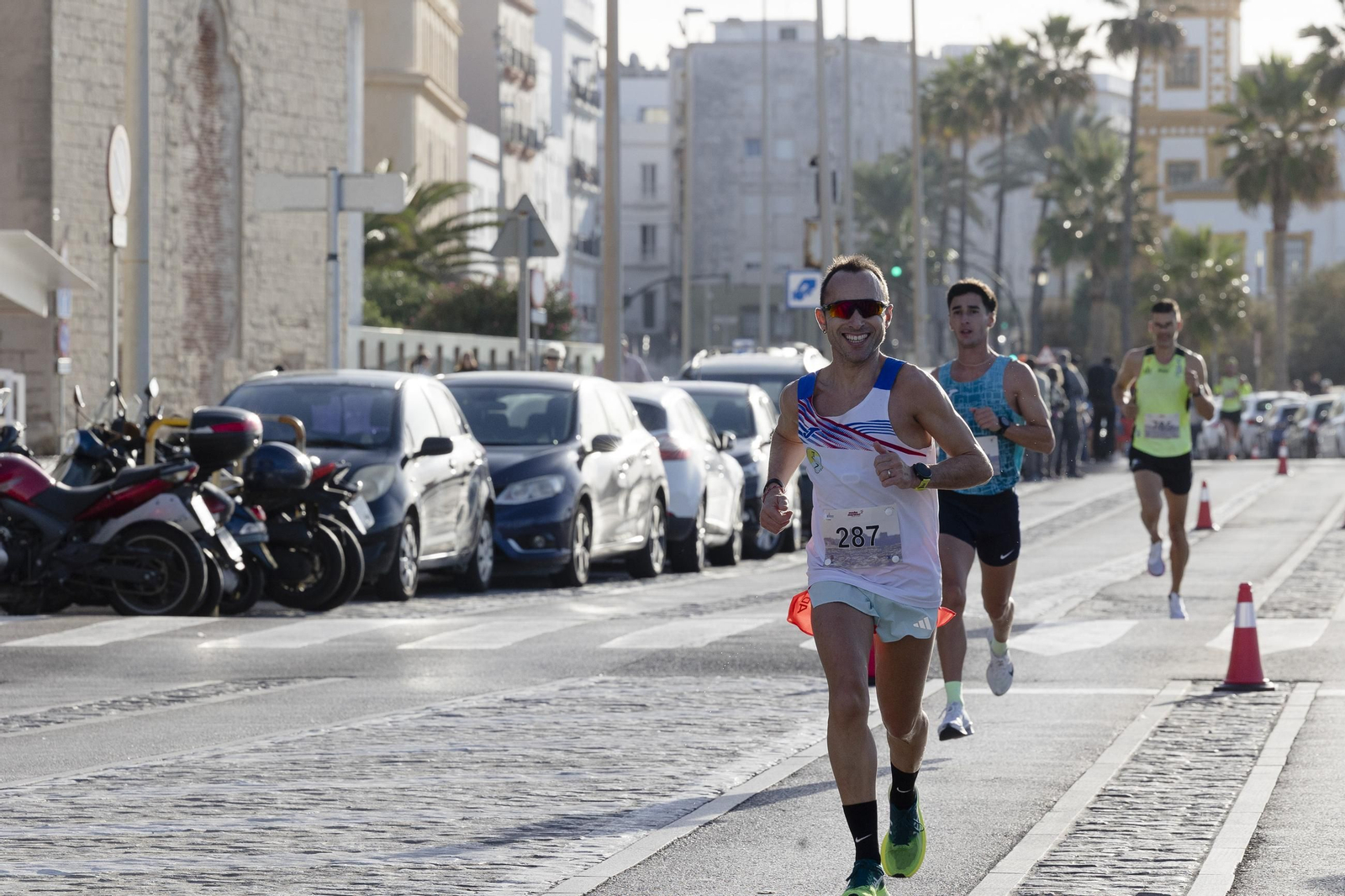 Búscate en las imágenes de la "II Media Maratón Ciudad de Cádiz"
