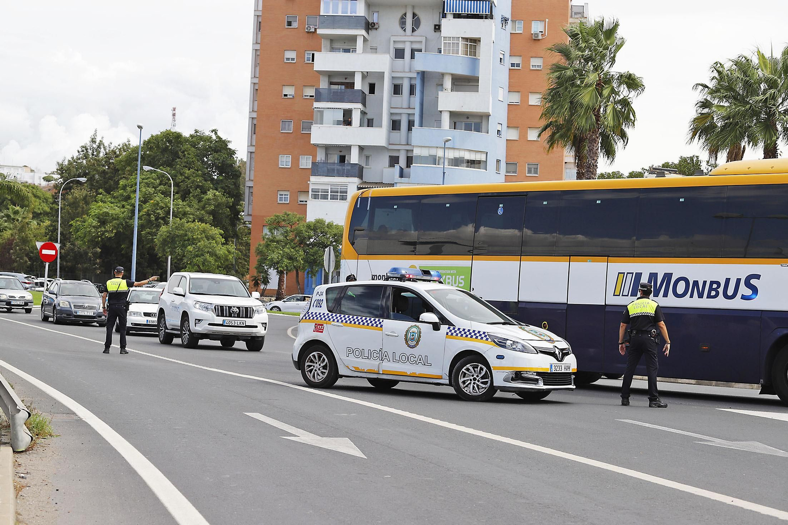 Retenciones y atascos ocasionados por el inicio de las obras del puente del Odiel