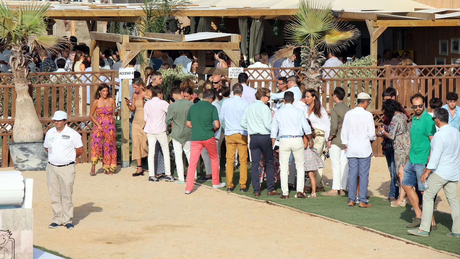 Imágenes del primer día del 2º ciclo de las Carreras de Caballos de Sanlucar