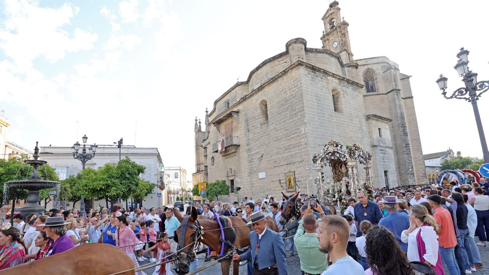 Llegada de la Hermandad del Rocío de Jerez a Santo Domingo