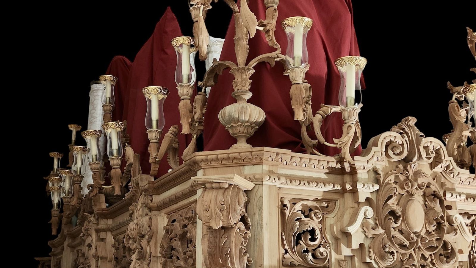 Así luce el canasto tallado por José Antonio García Flores