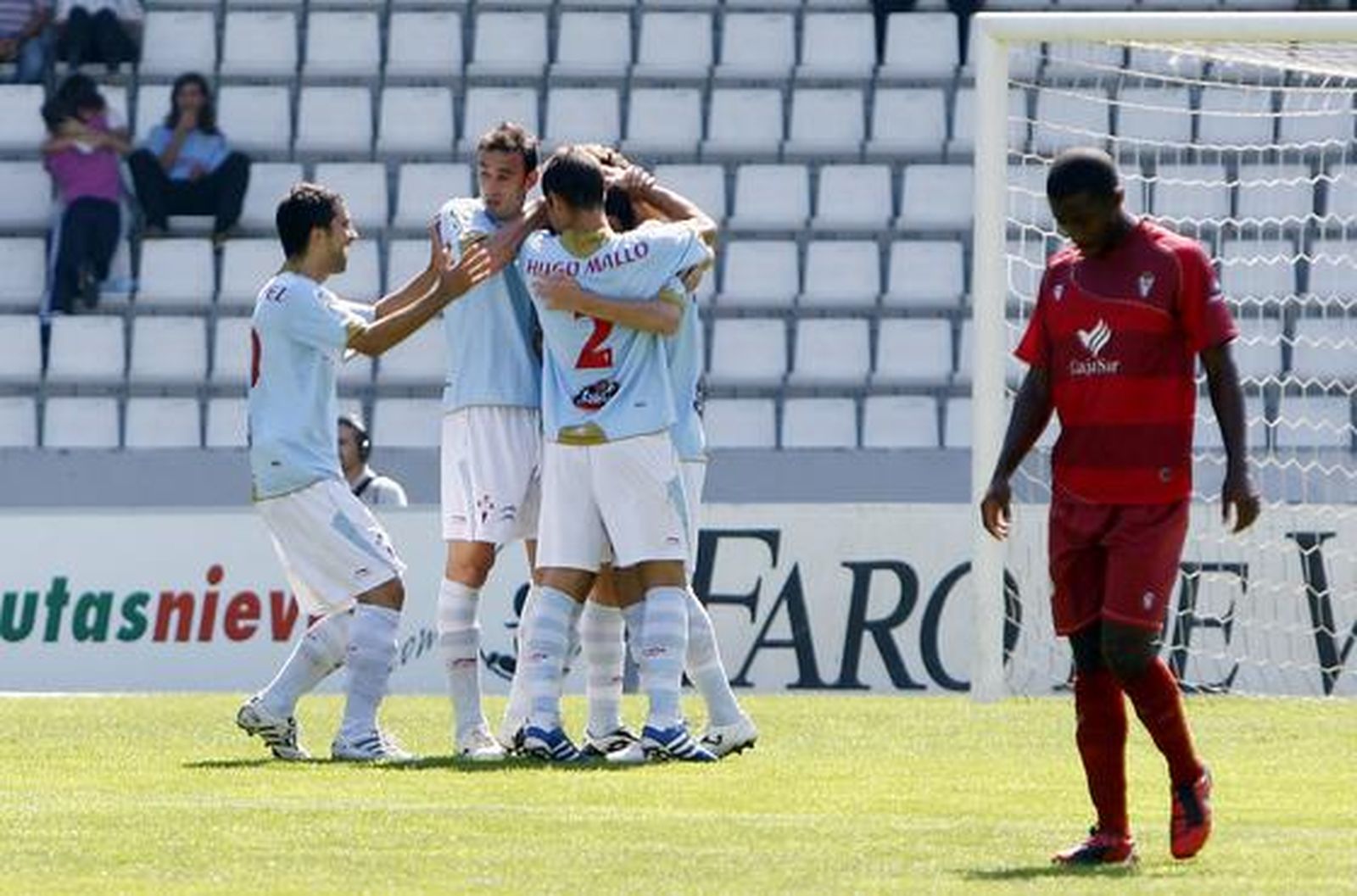 El Córdoba pierde ante el Celta de Vigo en Balaídos. / Marta G. Brea