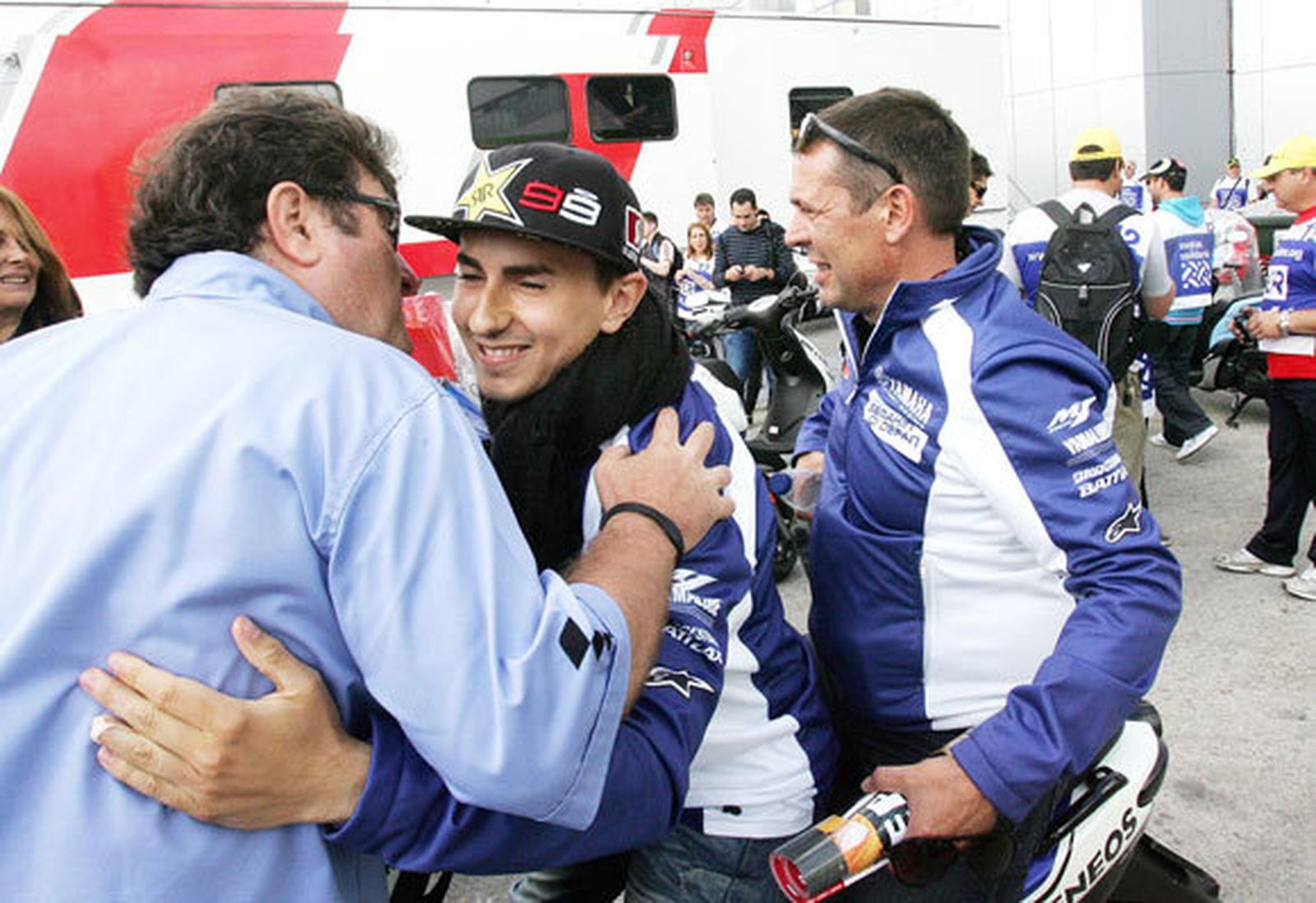 Preparen el himno, español por supuesto