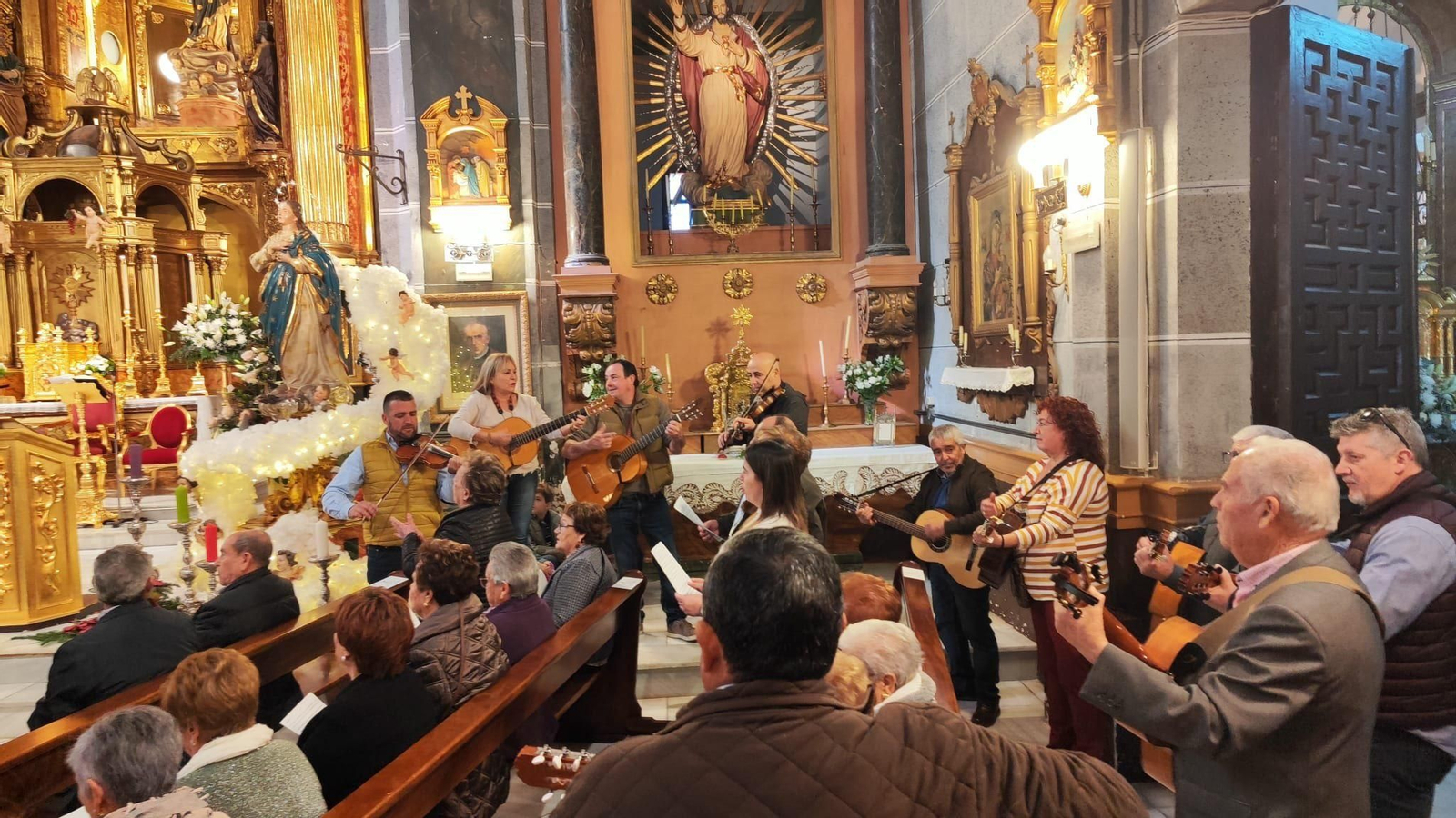 Las cuadrillas llenaron las calles de Huércal-Overa de baile, fiesta y diversión