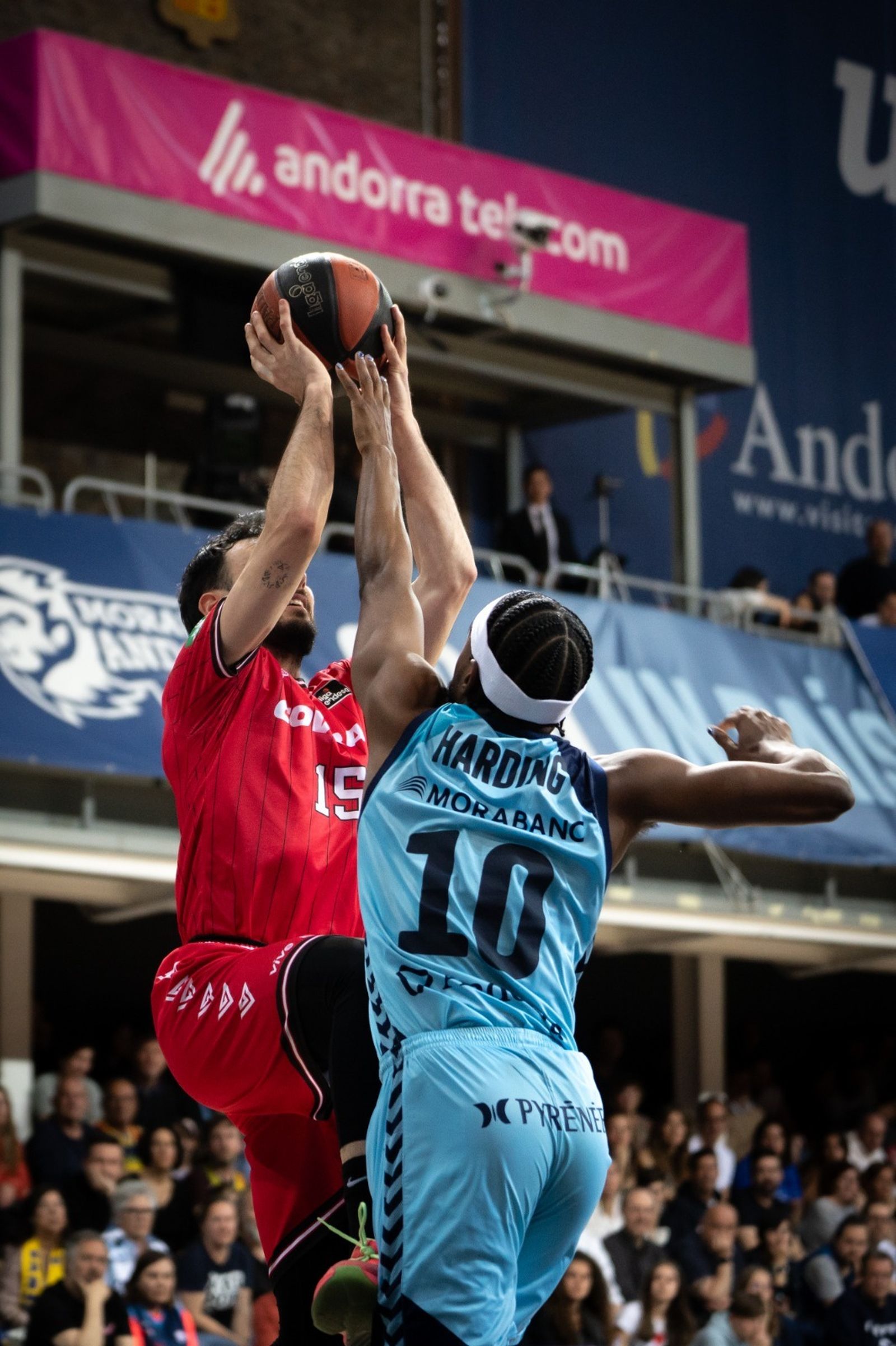 Las imágenes del partido entre Andorra y Covirán Granada