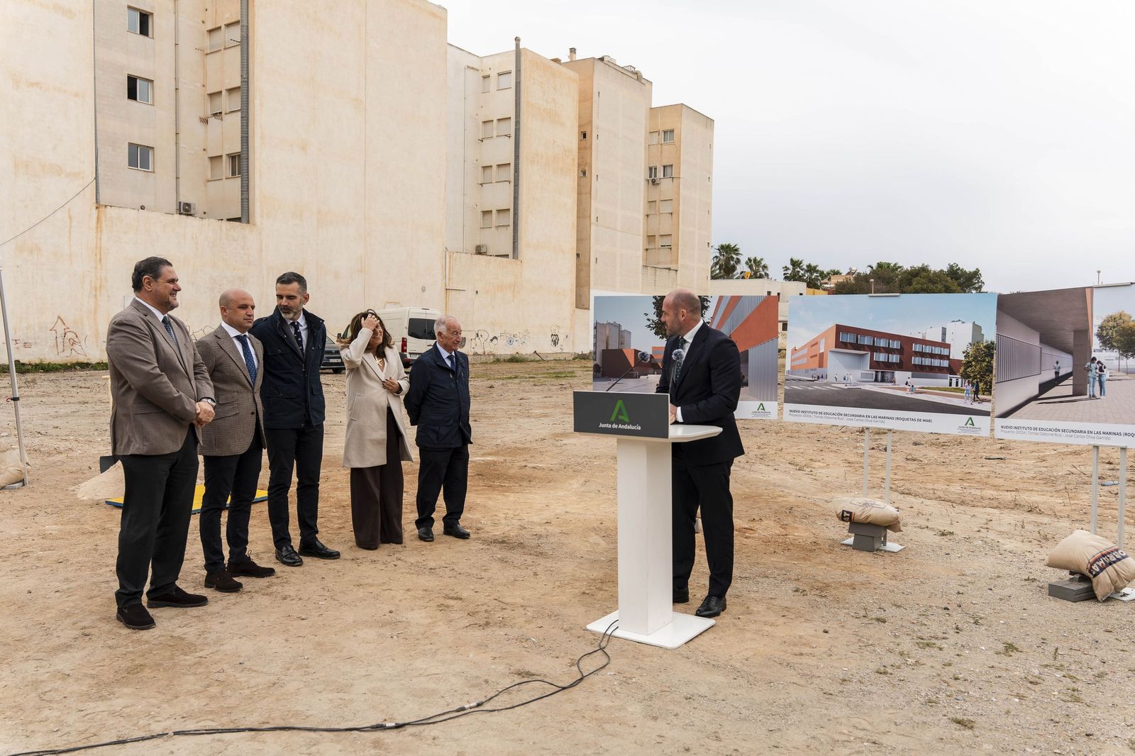 Las mejores imágenes de la colocación de la primera piedra del nuevo IES Las Marinas de Roquetas