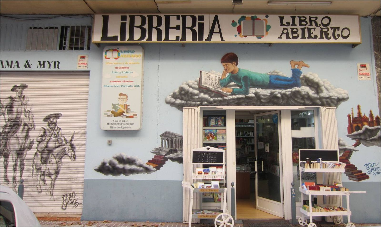 Librería de barrio en Granada