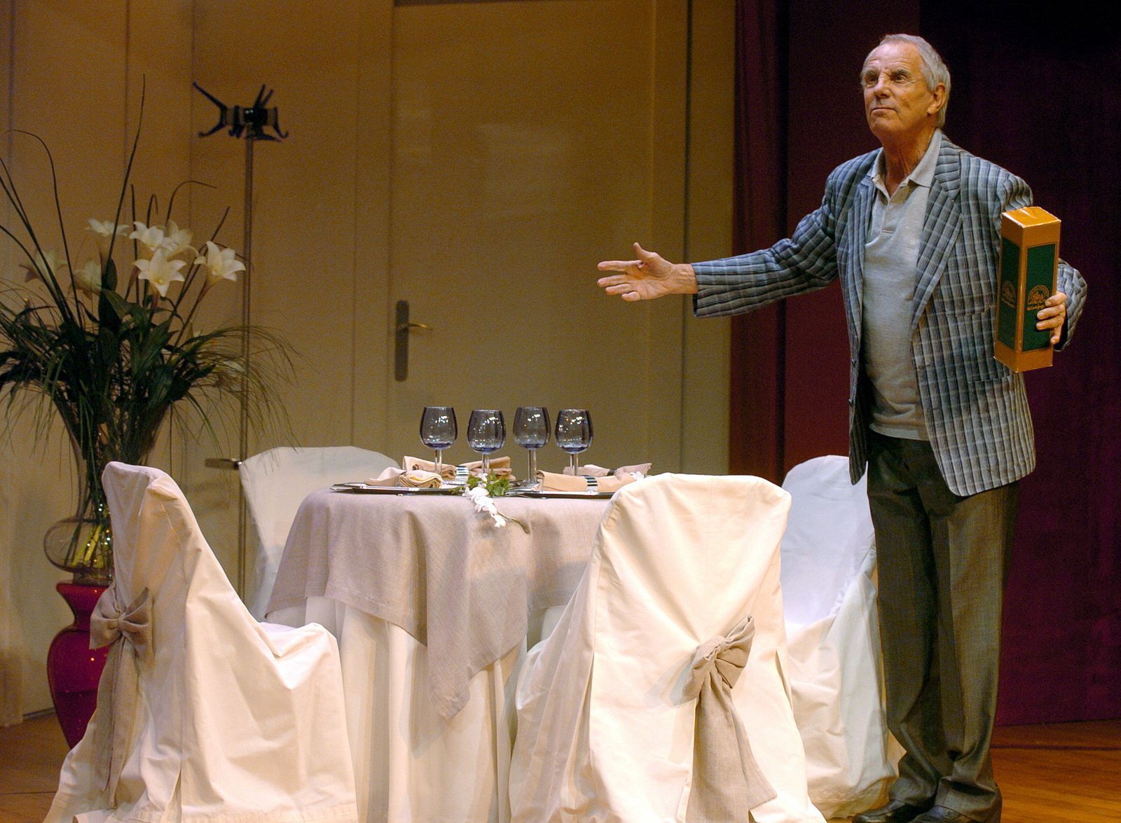 Pedro Osinaga (1936-2017) interpretando 'La extraña pareja', de Neil Simon, en el Príncipe Gran Vía de Madrid.
