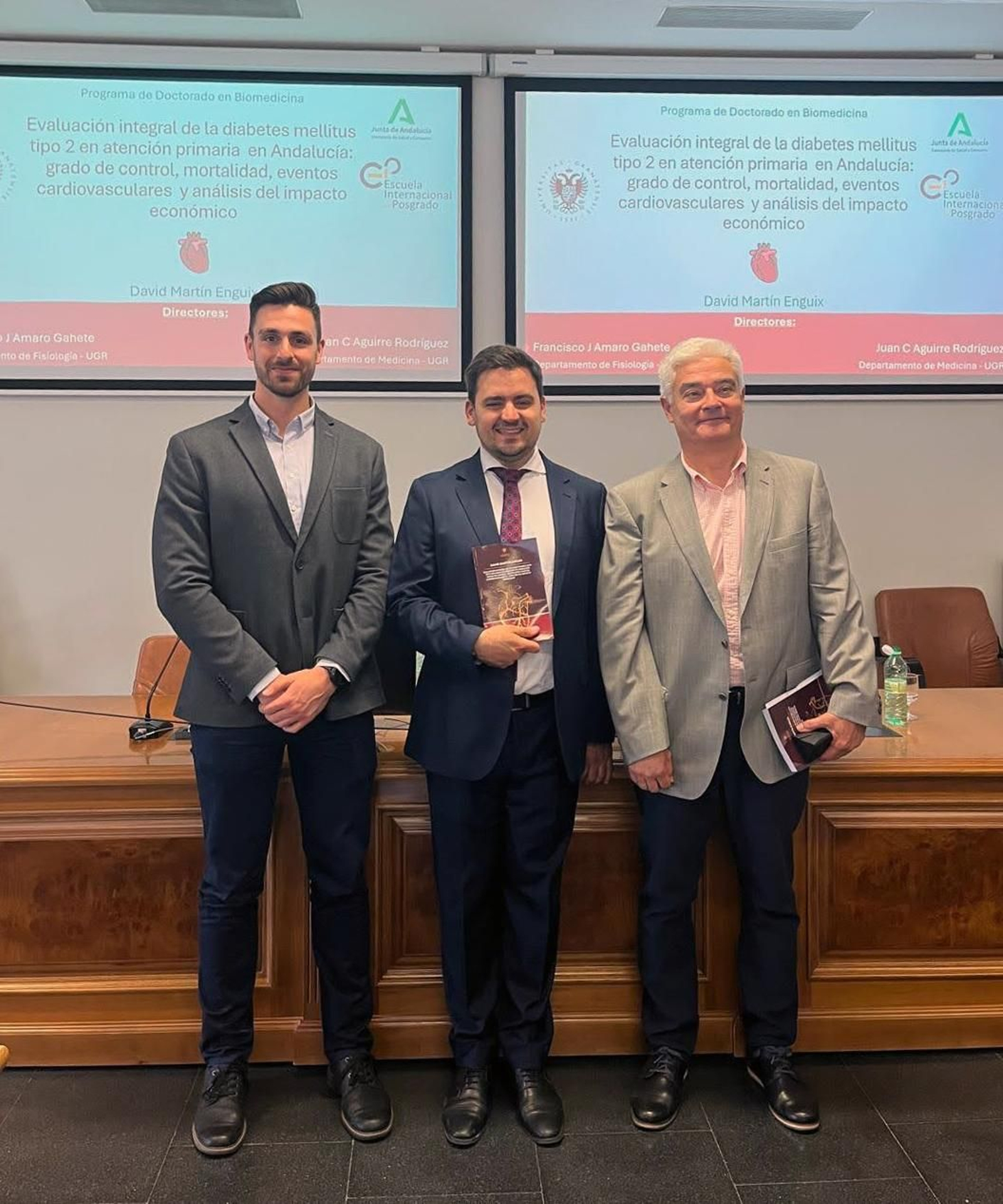 Investigadores en la presentación de la tesis de David Martín.