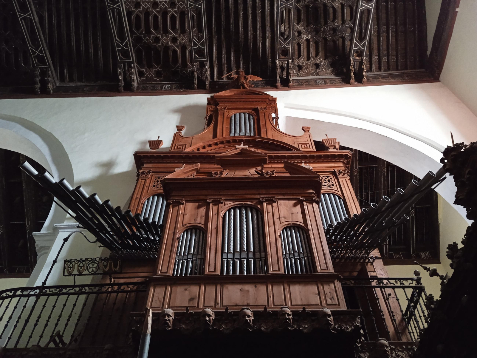 Órgano Rodríguez (1803) de la iglesia de San Juan Bautista de Marchena. Restaurado por la Consejería de Cultura de la Junta de Andalucía en 2003.