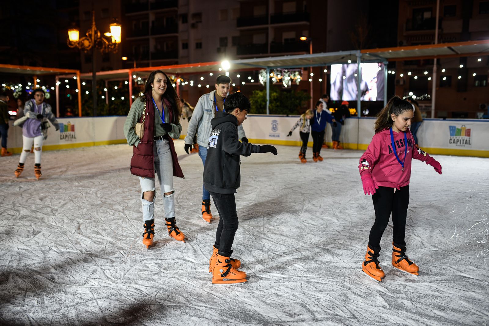 La pista de patinaje sobre hielo en Isla chica, en imágenes