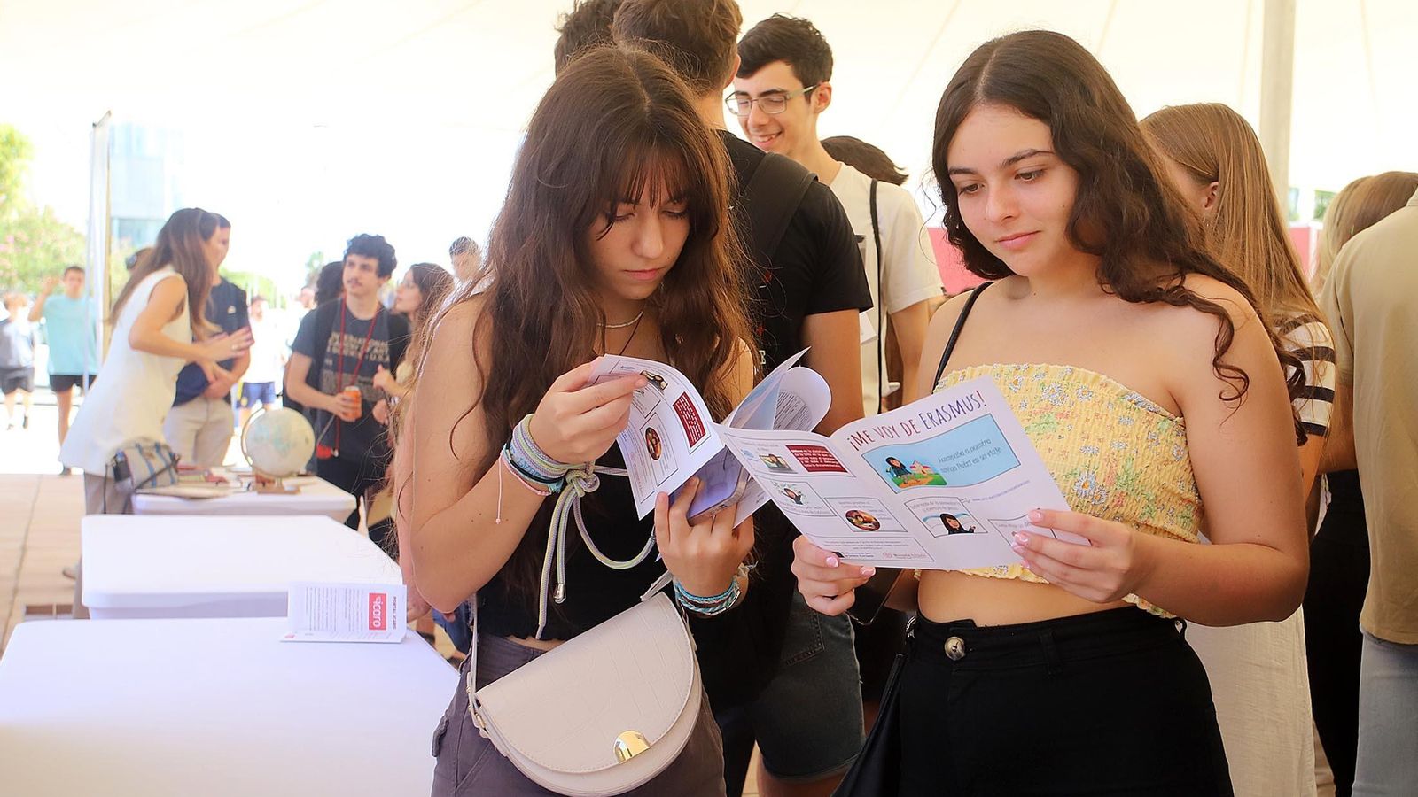Imágenes de la bienvenida a los nuevos estudiantes de la Universidad de Huelva