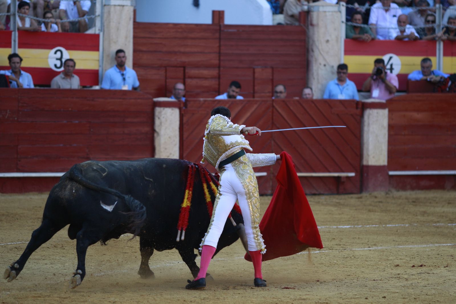 Imágenes de la corrida de toros del jueves en la Feria de Almería 2024