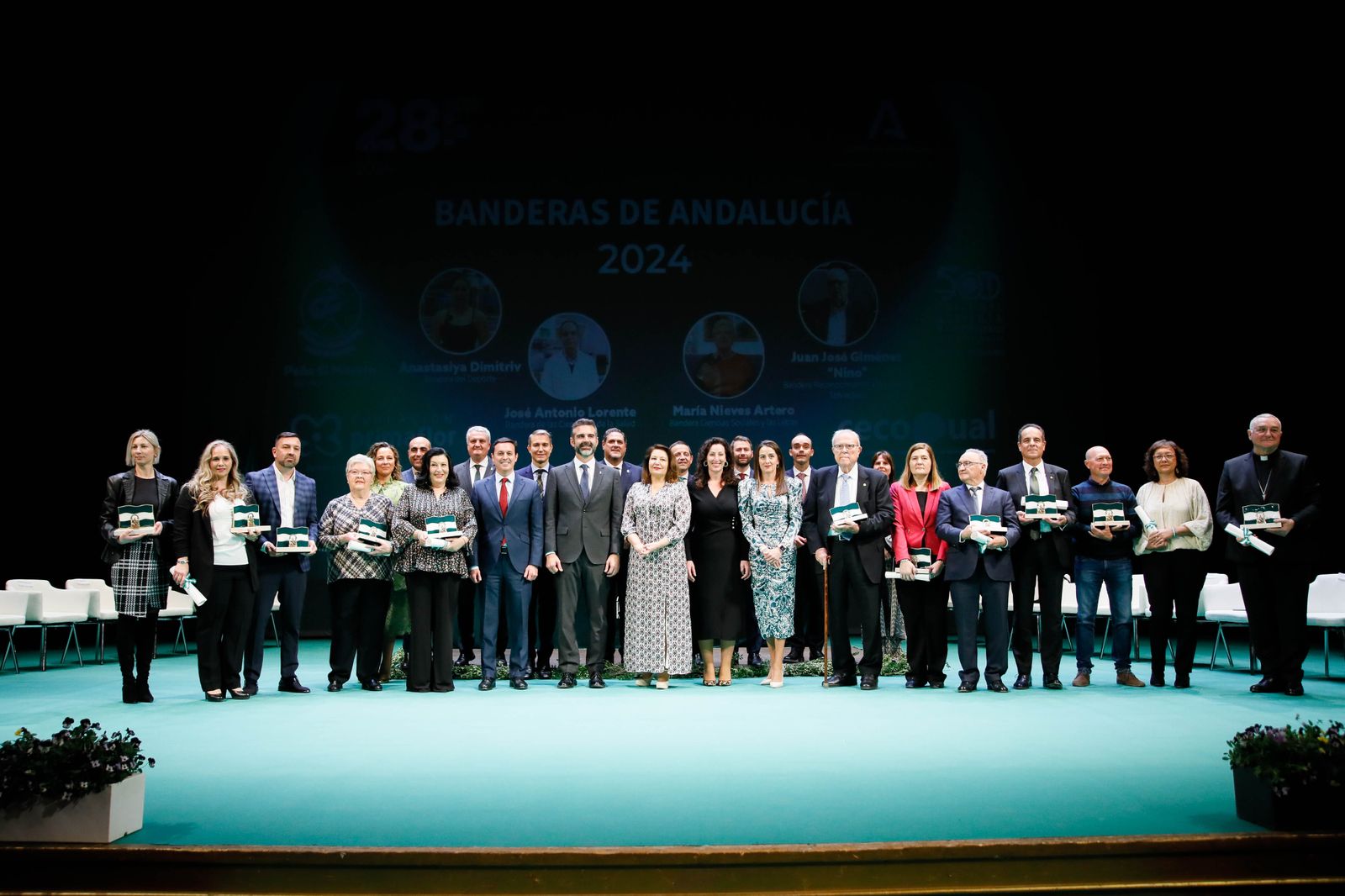 Imágenes de las entregas de las banderas de Andalucía