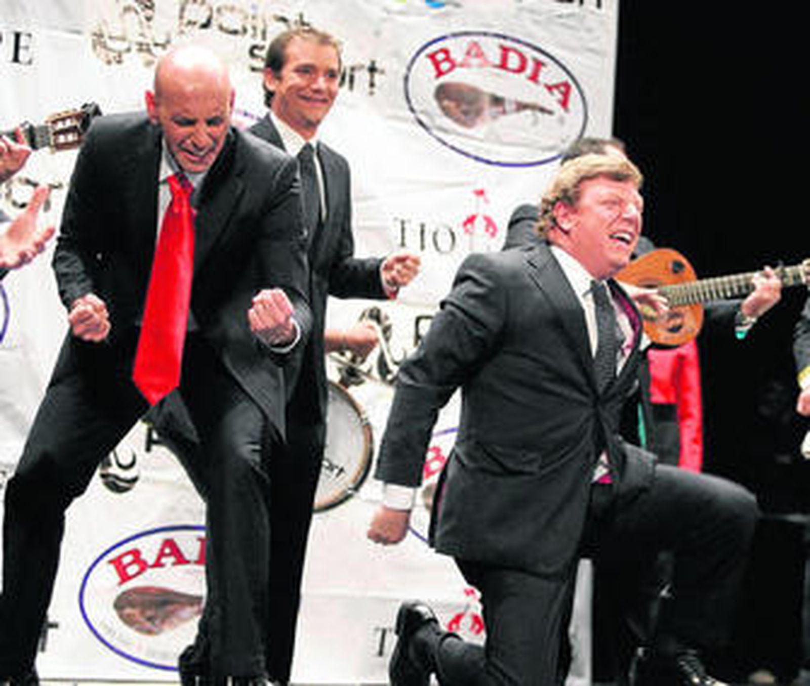 'Los pre-paraos', la chirigota 'galáctica' que esta noche se juega el pase a la final del Carnaval.