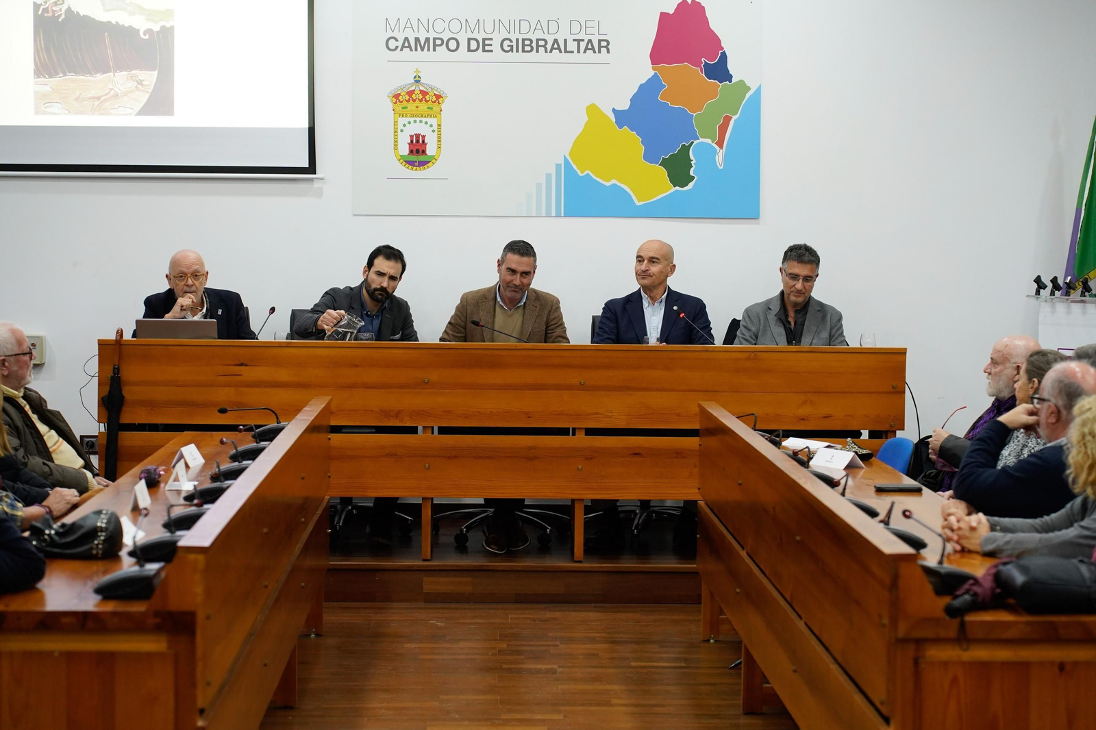 Fotos de la presentación del libro sobre `Los mitos del fin del mundo´