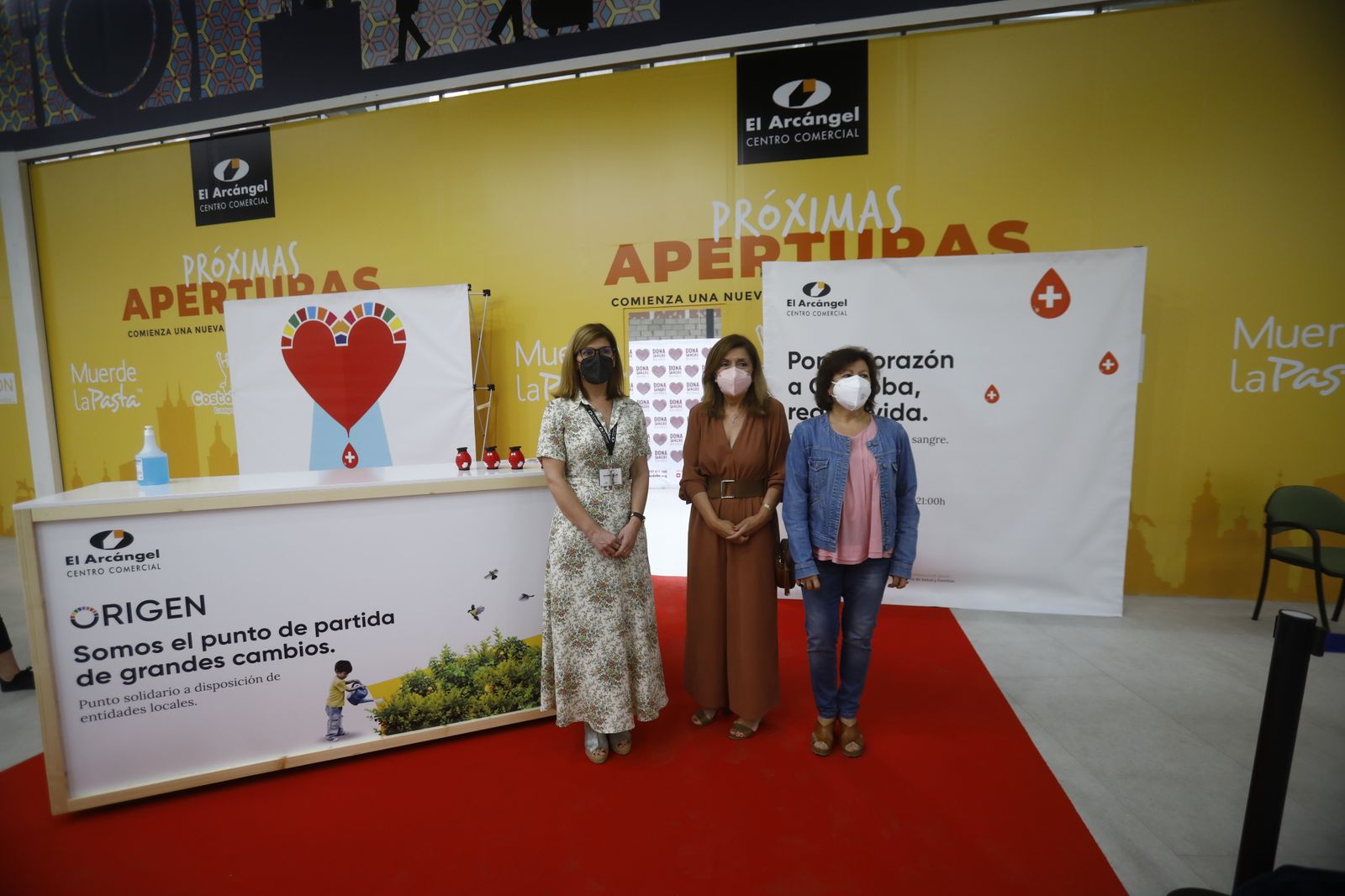La campaña de donación de sangre en el centro comercial El Arcángel, en imágenes