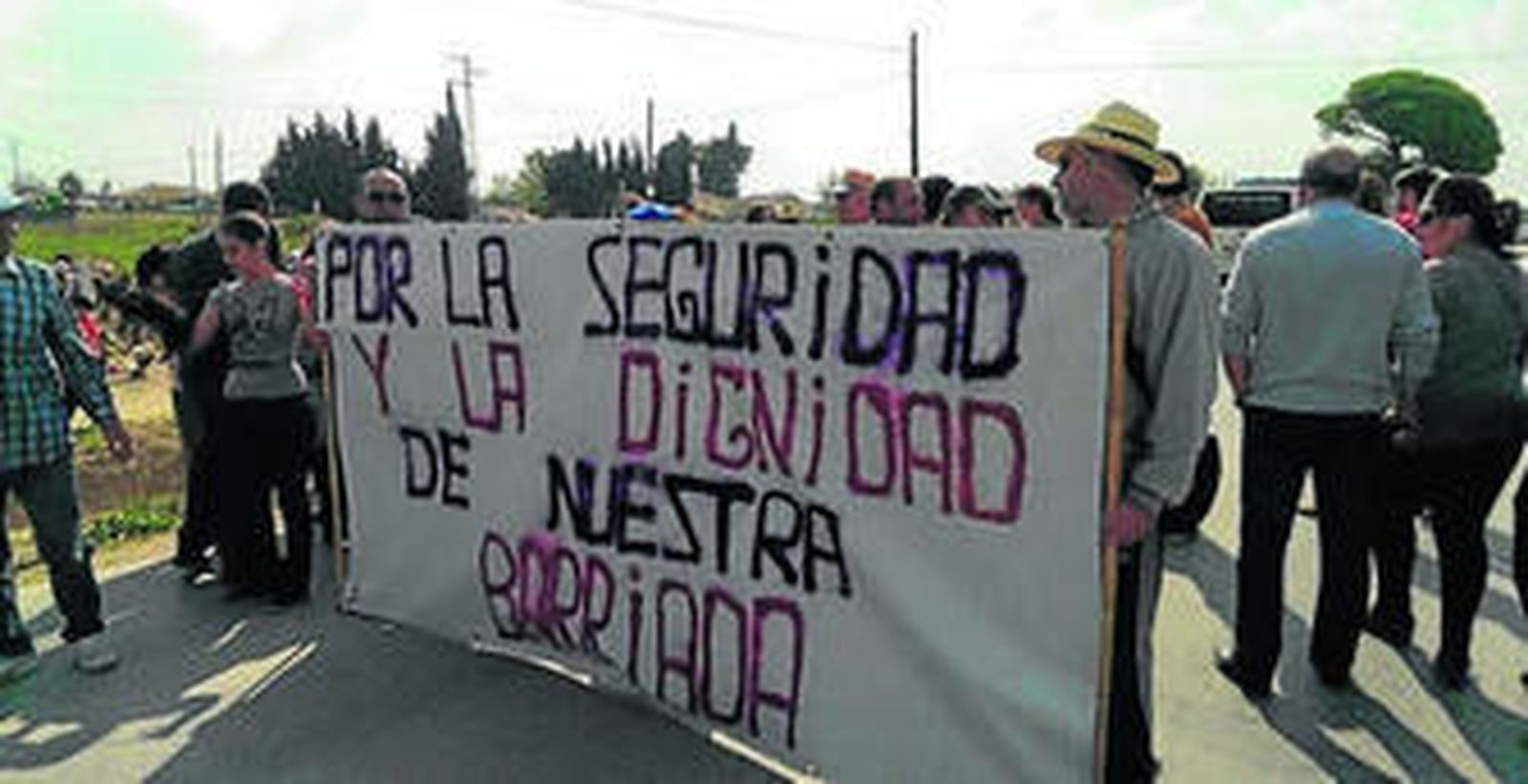 Una de las manifestaciones convocadas por los vecinos, en el pasado mes de abril.