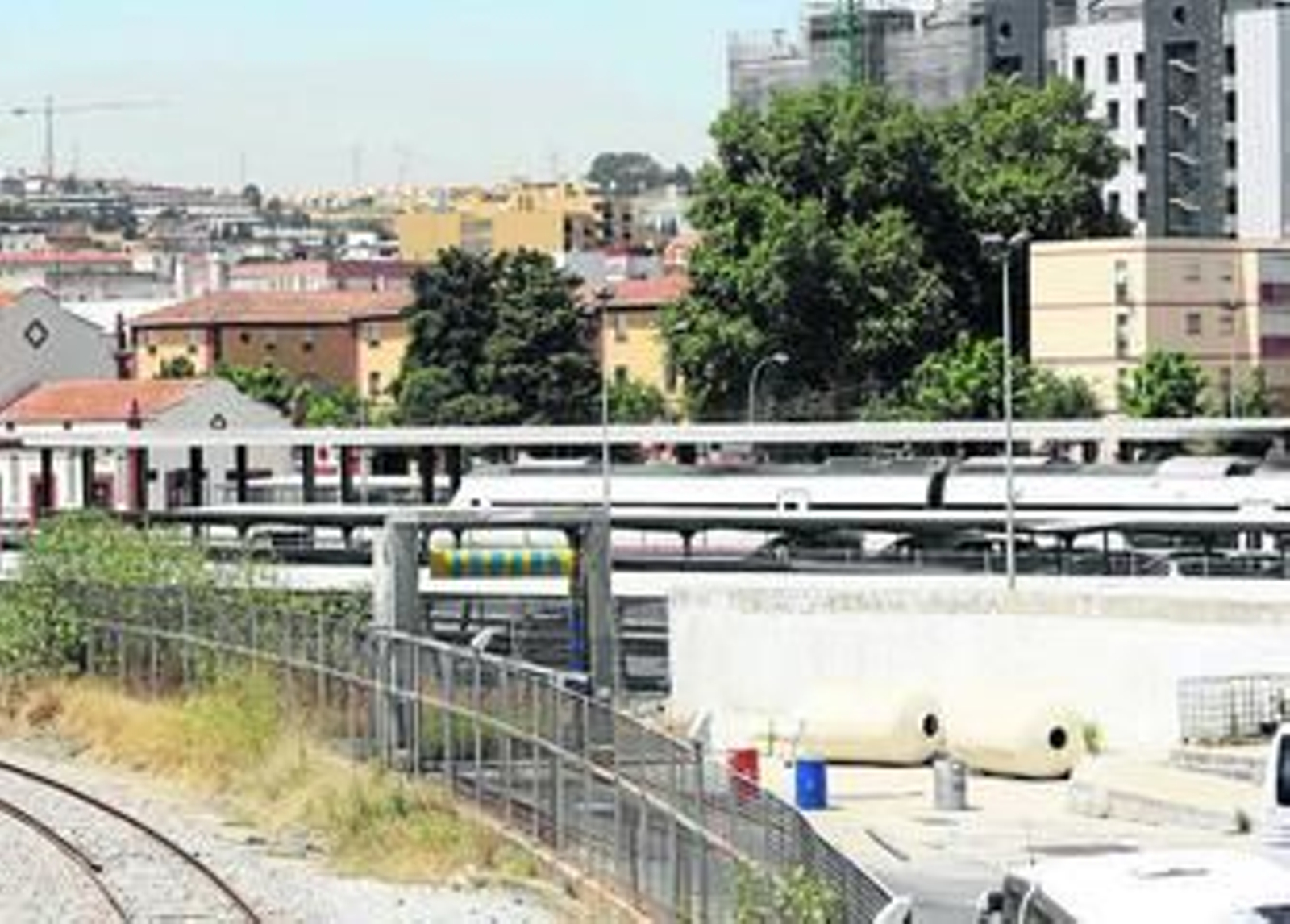 Imagen de un tren entrando en la estación de Algeciras, ayer. Imagen de un tren entrando en la estación de Algeciras, ayer.