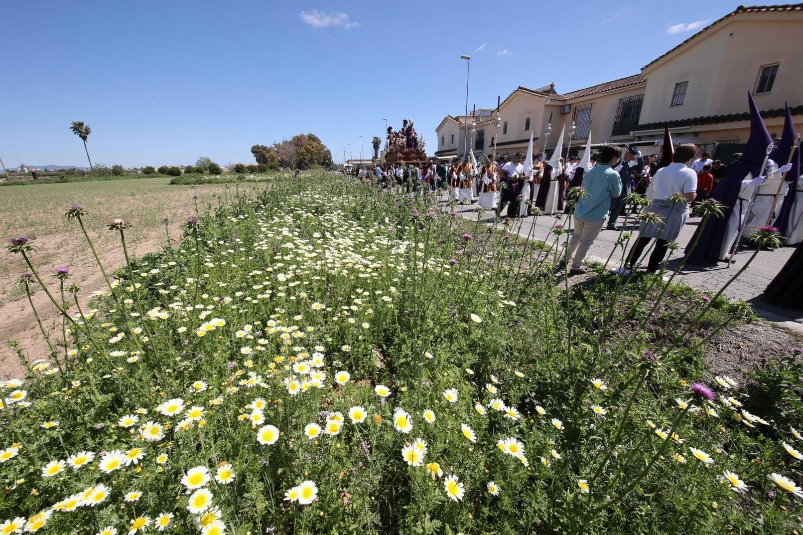 La Hermandad de La Entrega en su primera salida a Jerez